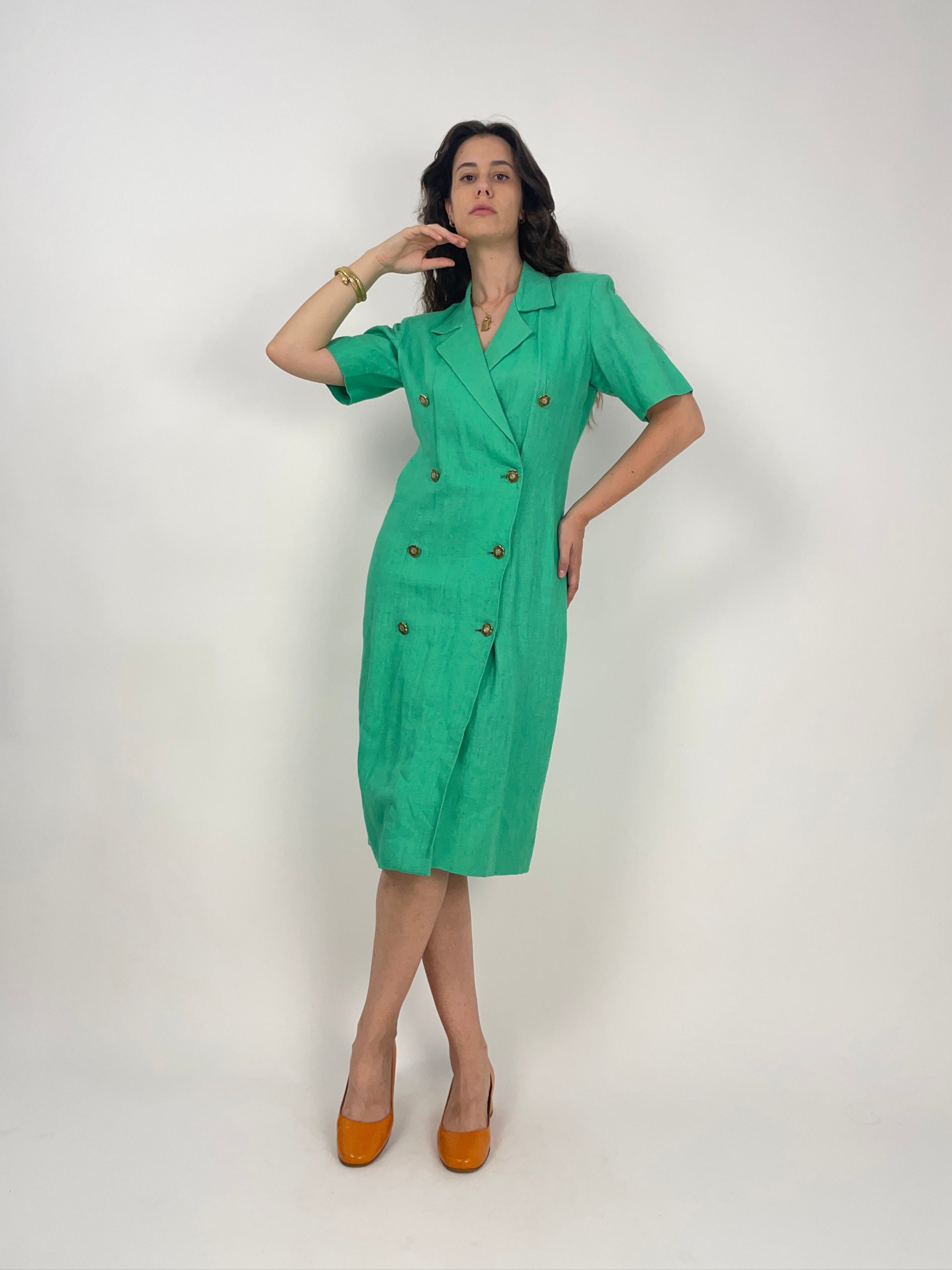 abito-sartoriale-in-lino-vintage-colore-verde-con-bottoni-a-fiori