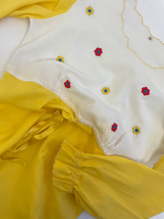 Abito corto con ricami anni '70