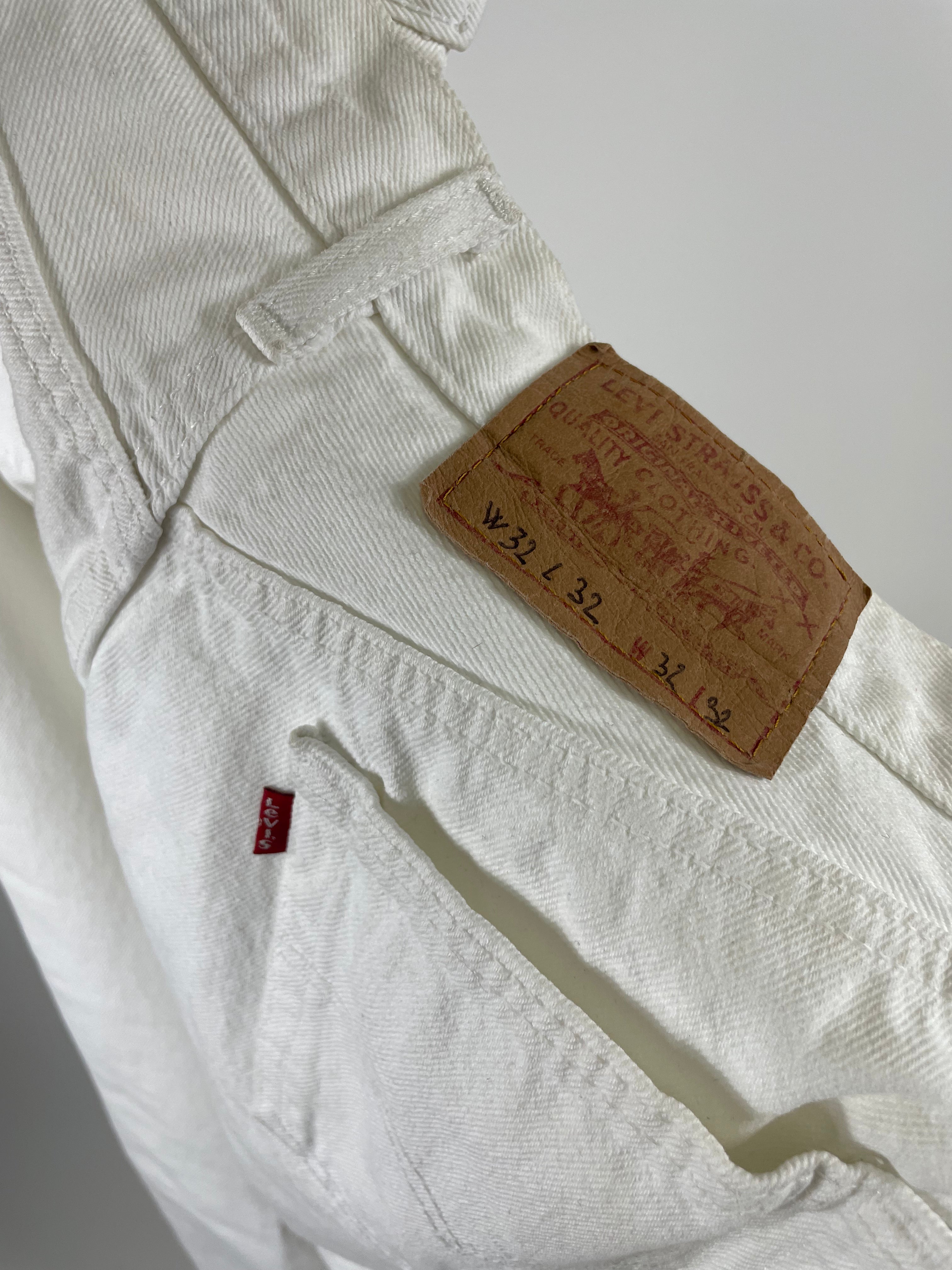 Levi's 538 White