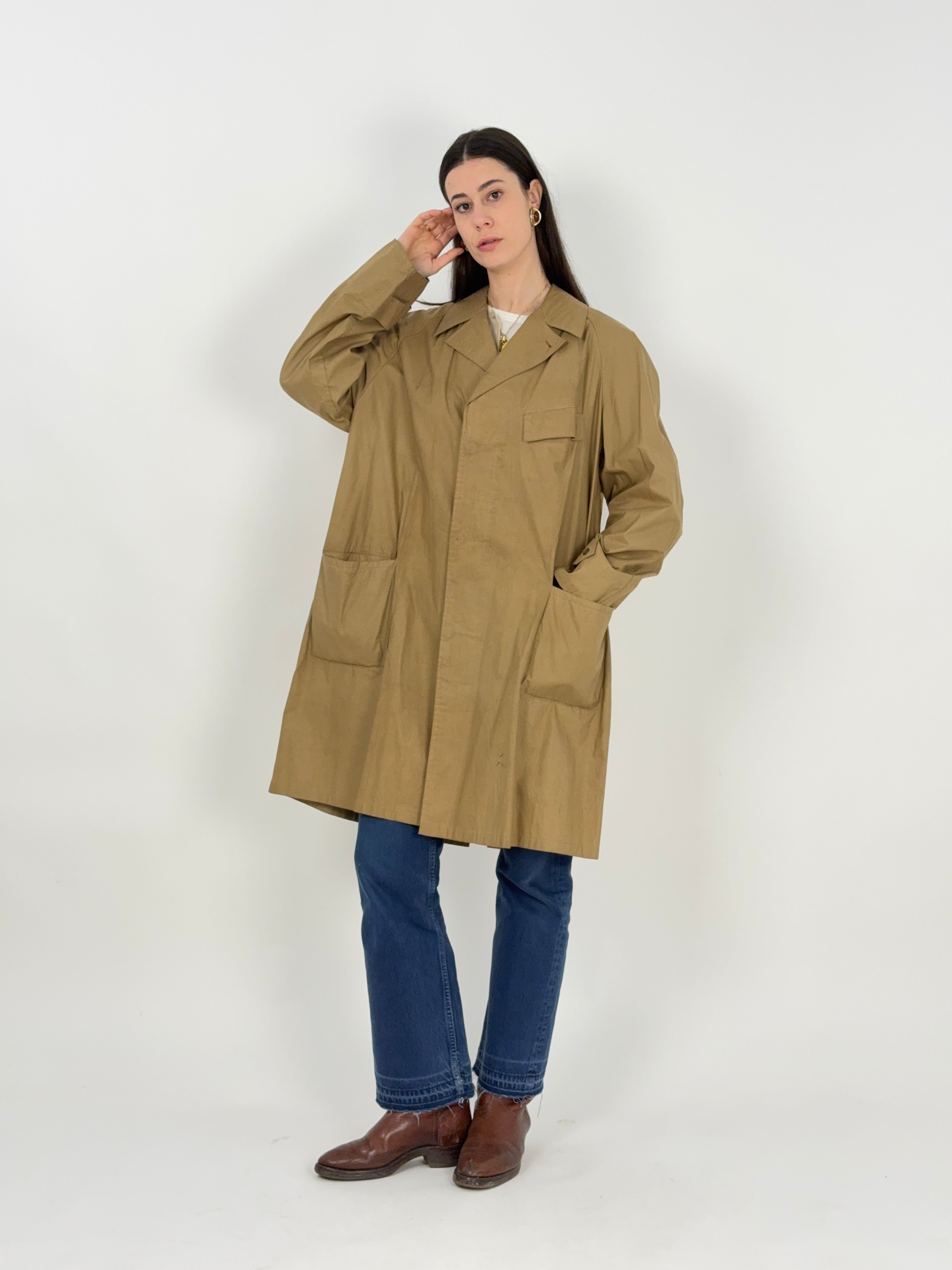 spolverino-anni-60-70-da-donna-colore-beige-linea-morbida