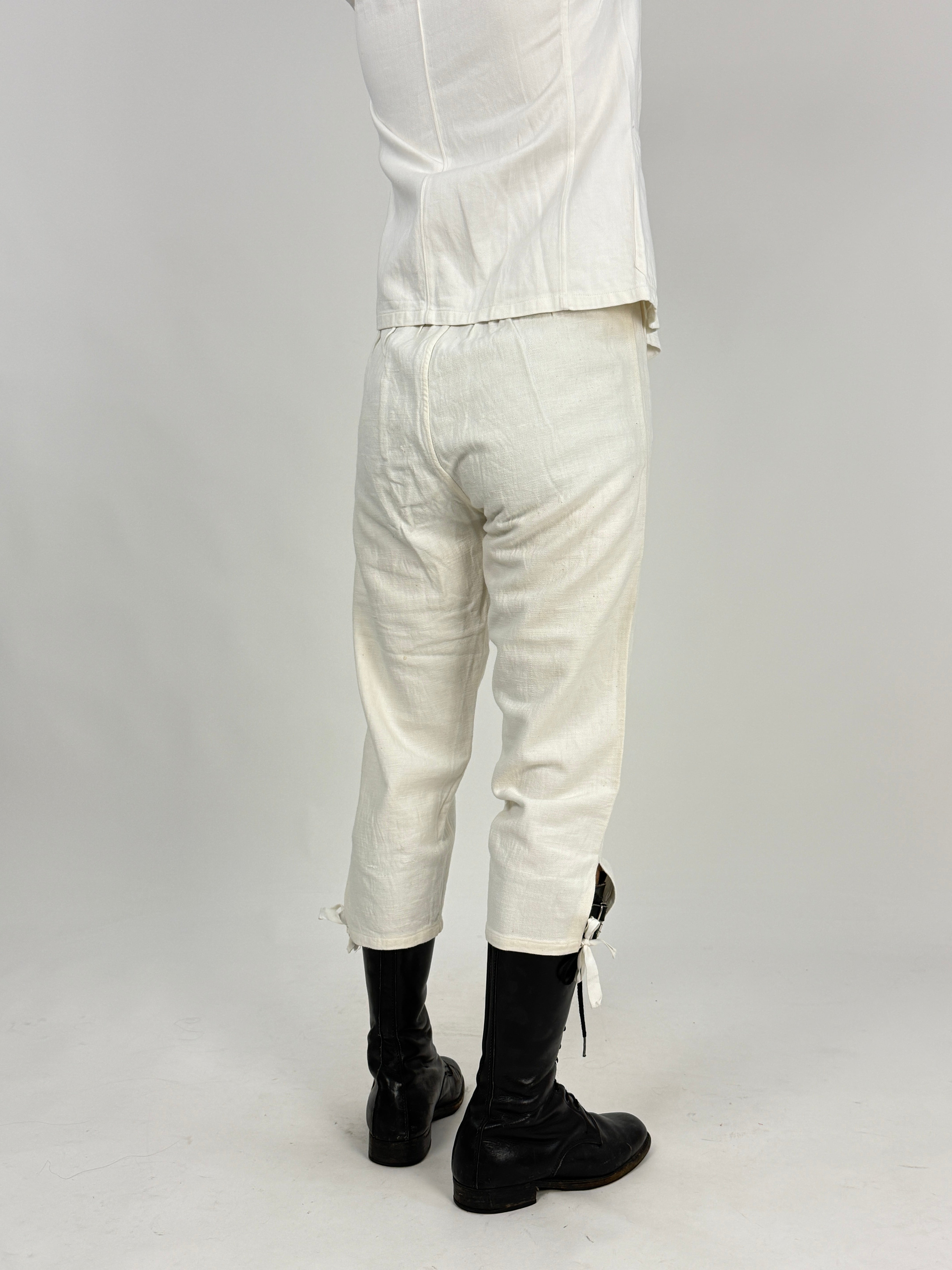 Pantaloni vintage lino grezzo primi '900 - vista frontale intera indossati