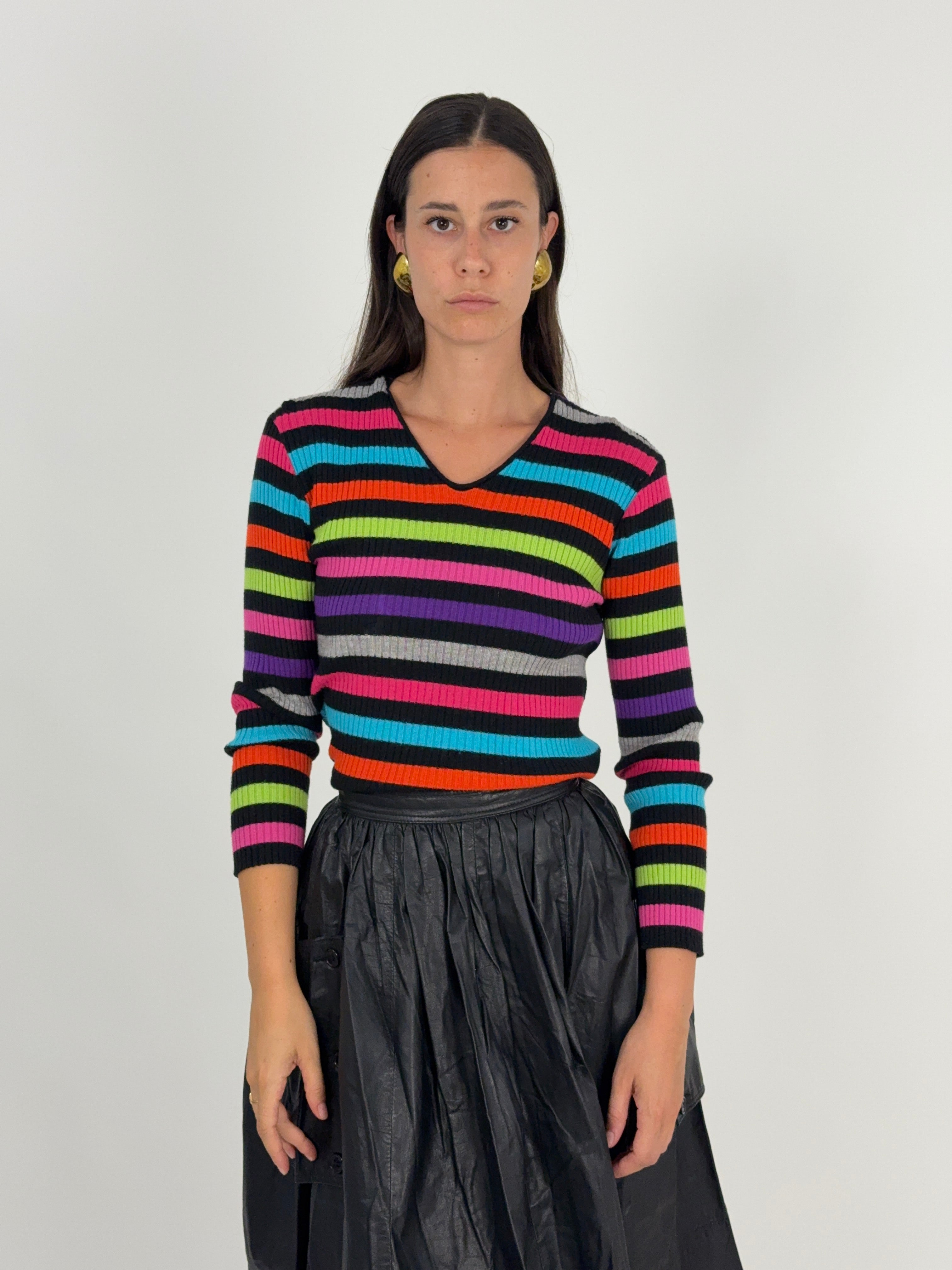 Maglia vintage Fuego Woman a coste multicolor righe - vista frontale indossata