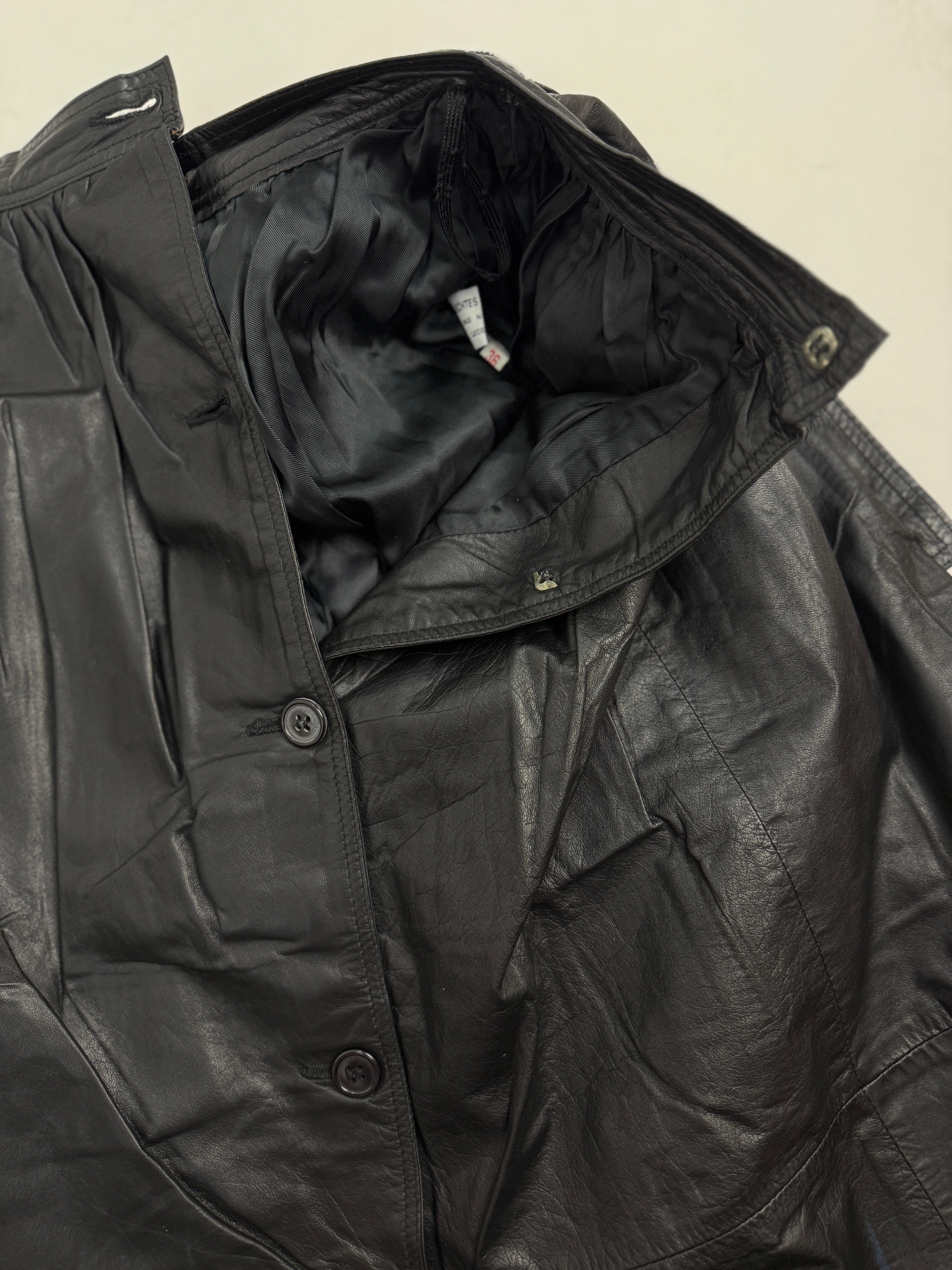 Gonna pelle nera vintage - dettaglio interno fodera raso e bottoni