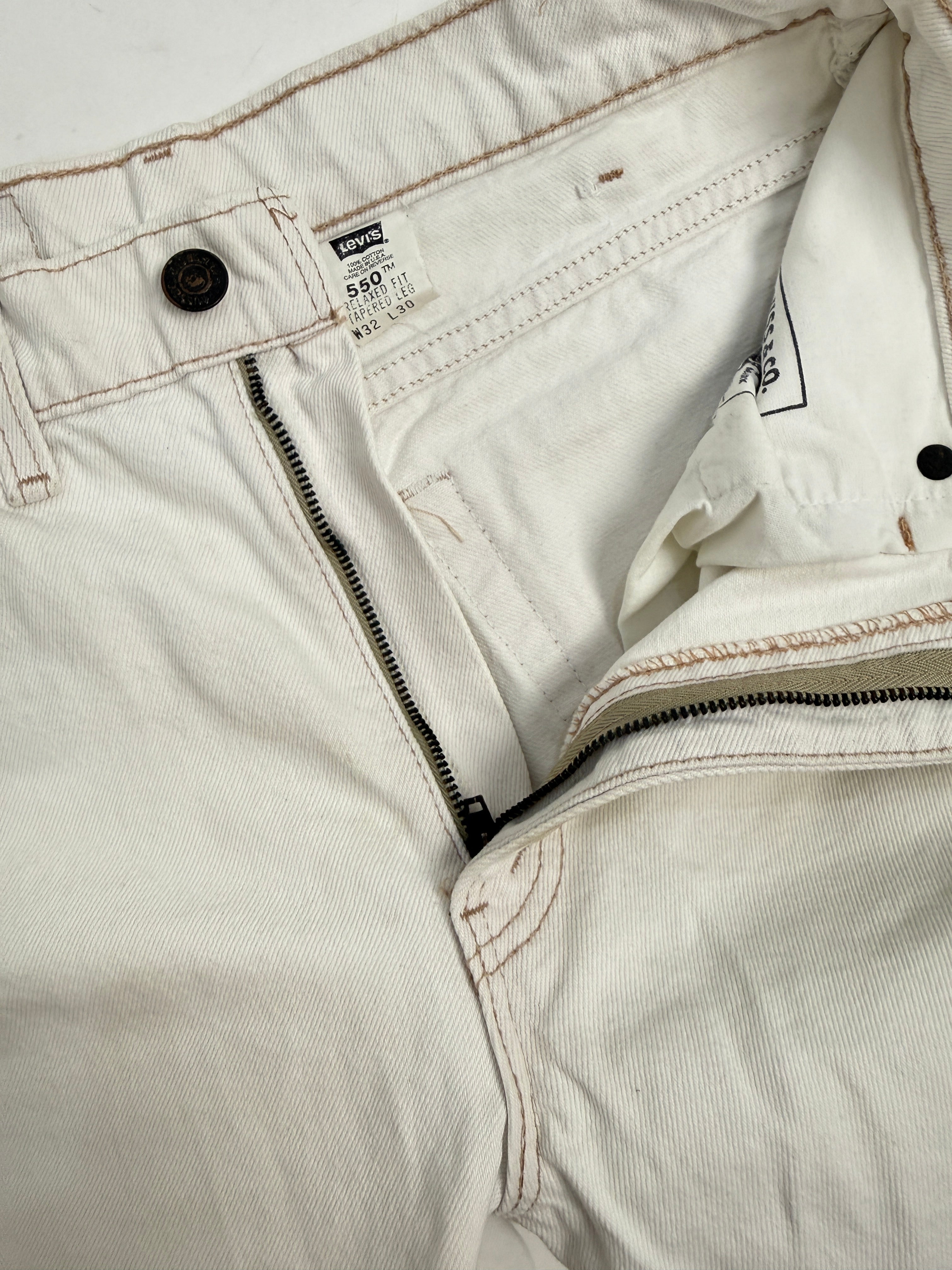 Levi's 550 Relaxed Fit Bianco Tinto - dettaglio etichetta e zip