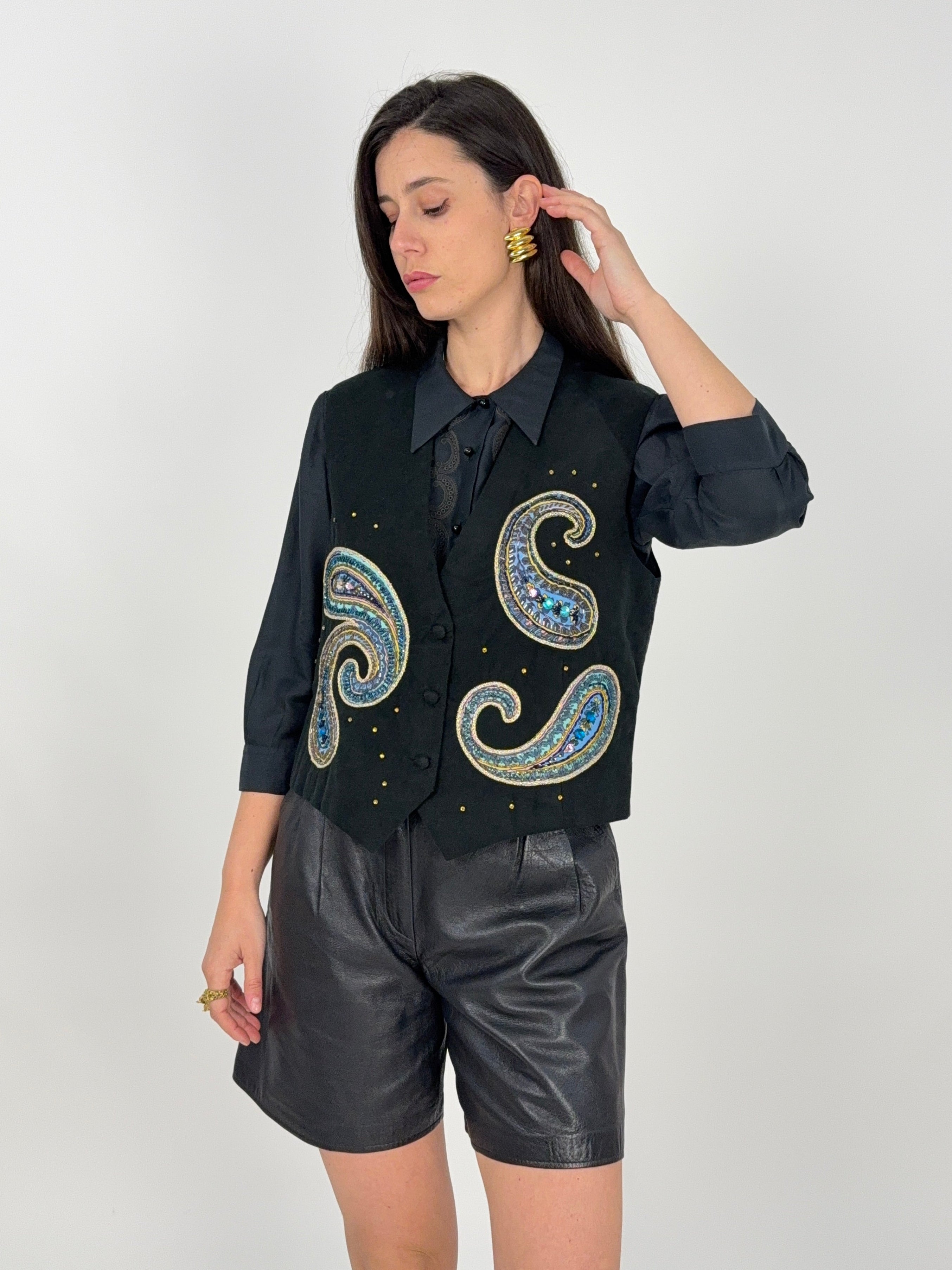 Gilet vintage con ricami e perline