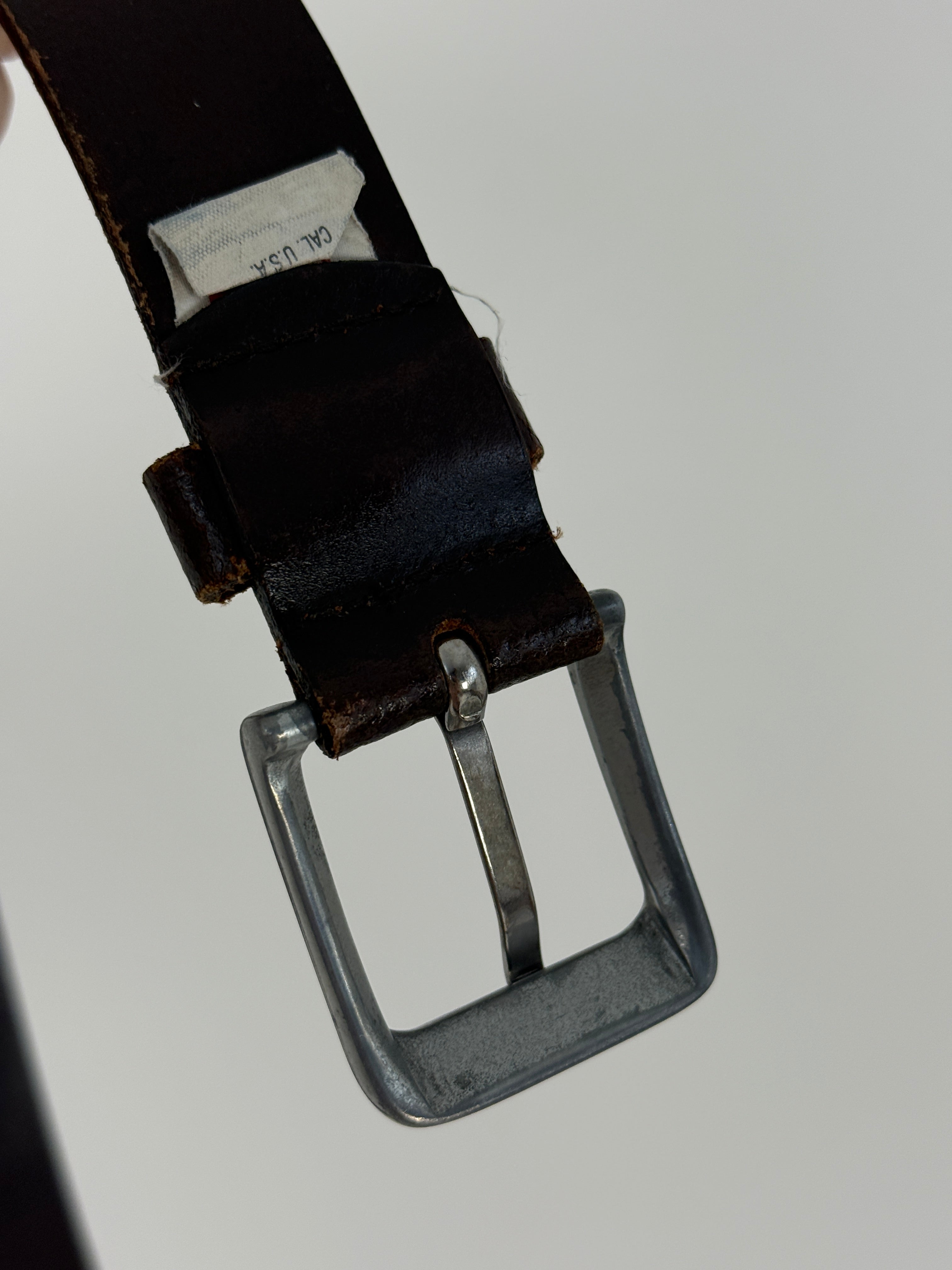 Cintura Levi's Vintage - dettaglio etichetta originale CAL. U.S.A. e fibbia con patina argentata