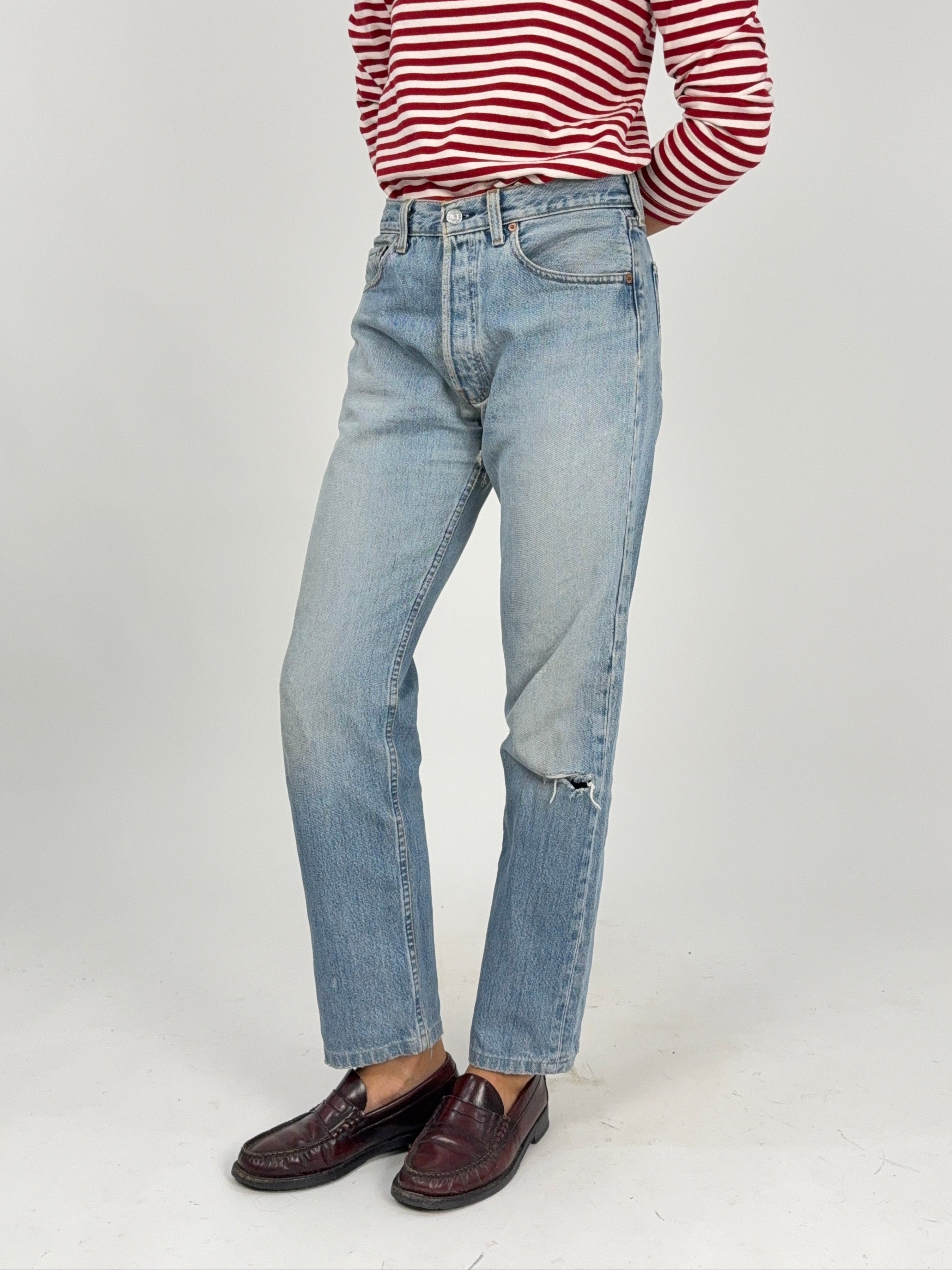 Levi's 501XX Made in USA light blue - fronte indossati