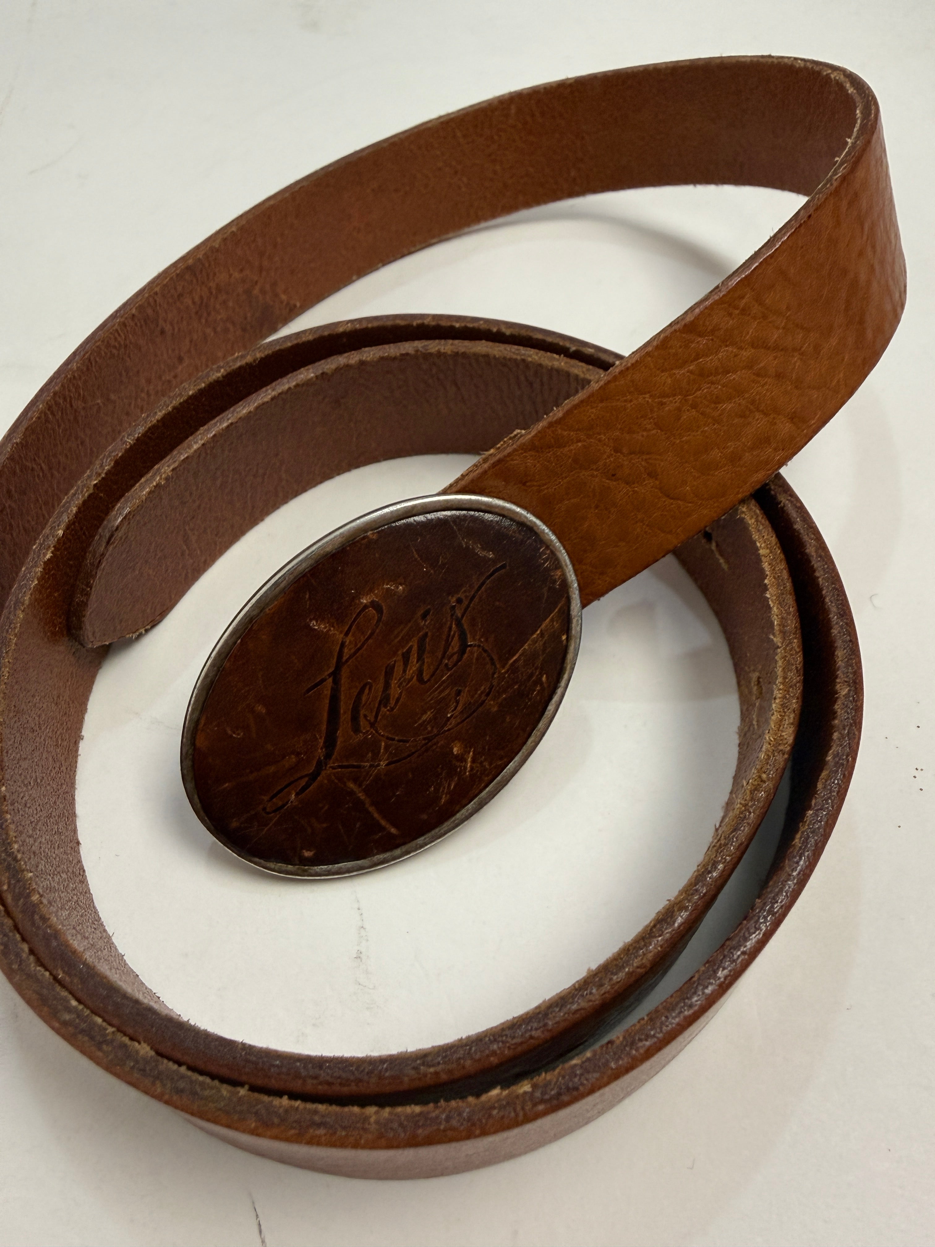 Cintura Levi's vintage in pelle martellata marrone