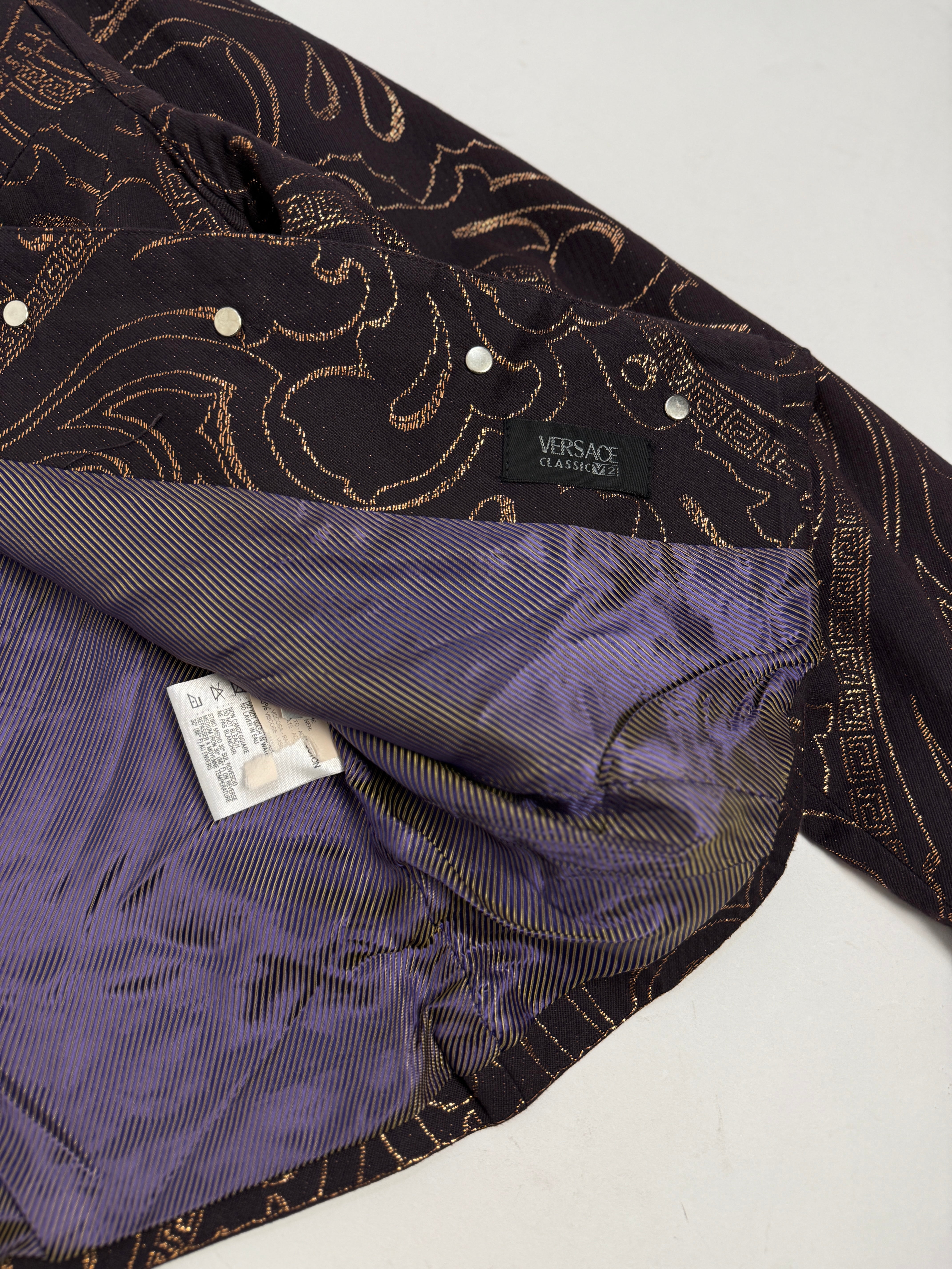 Giacca Vintage Versace Classic V2 con Ricami Oro e Motivo Barocco