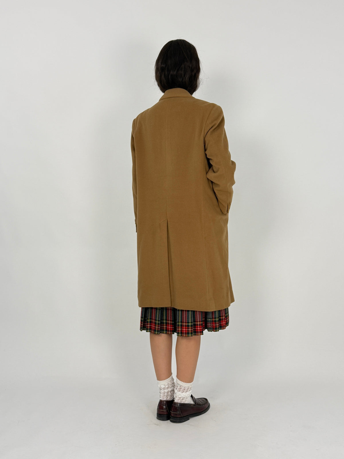 Cappotto Valentino cashmere cammello doppiopetto - fronte indossato, vista frontale aperto