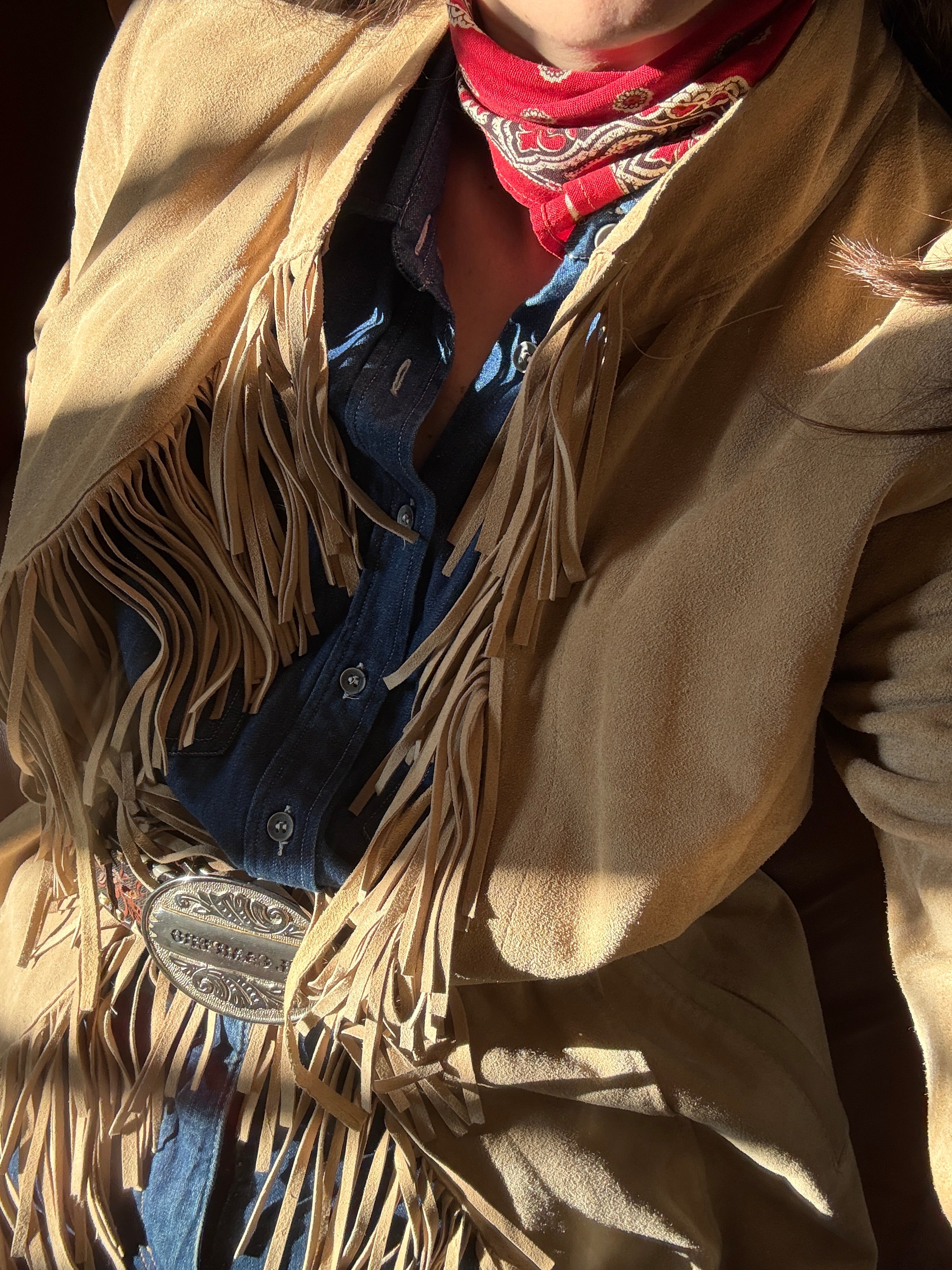 Giacca vintage in pelle con frange beige western