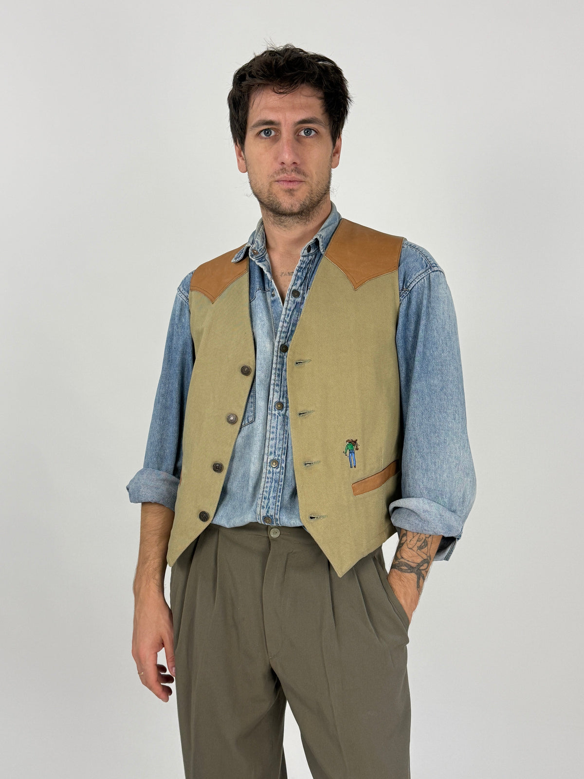 Gilet Western Levi's Vintage con Dettagli in Pelle - Taglia M