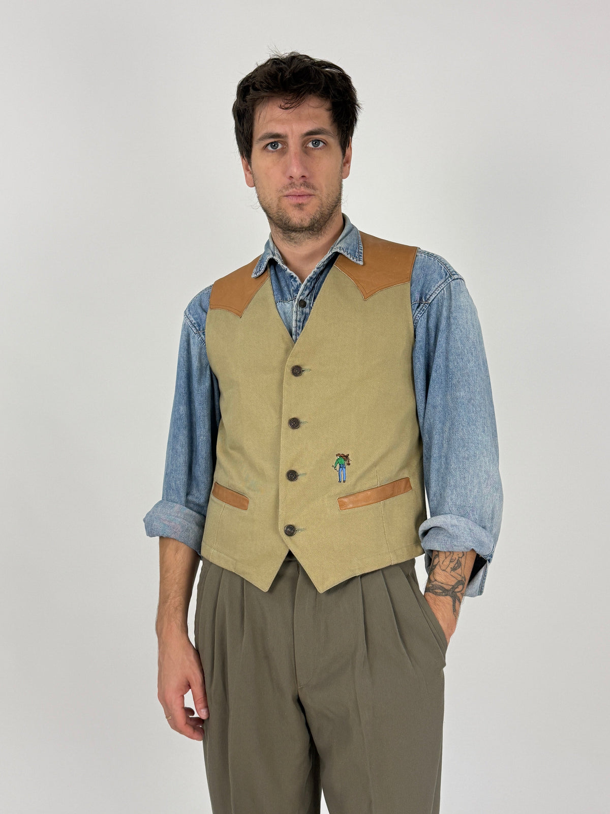 Gilet Western Levi's Vintage con Dettagli in Pelle - Taglia M