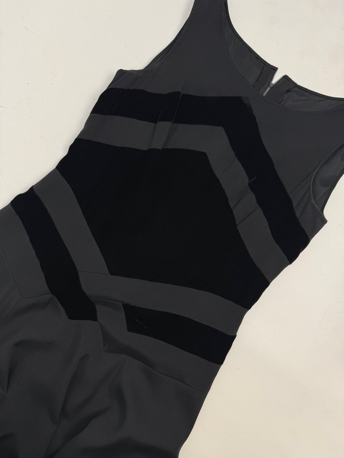 Dettaglio fodera interna - fodera nera morbida e fluida, grosgrain interno cucito alla vita, finitura sartoriale Baldi Modena anni 90