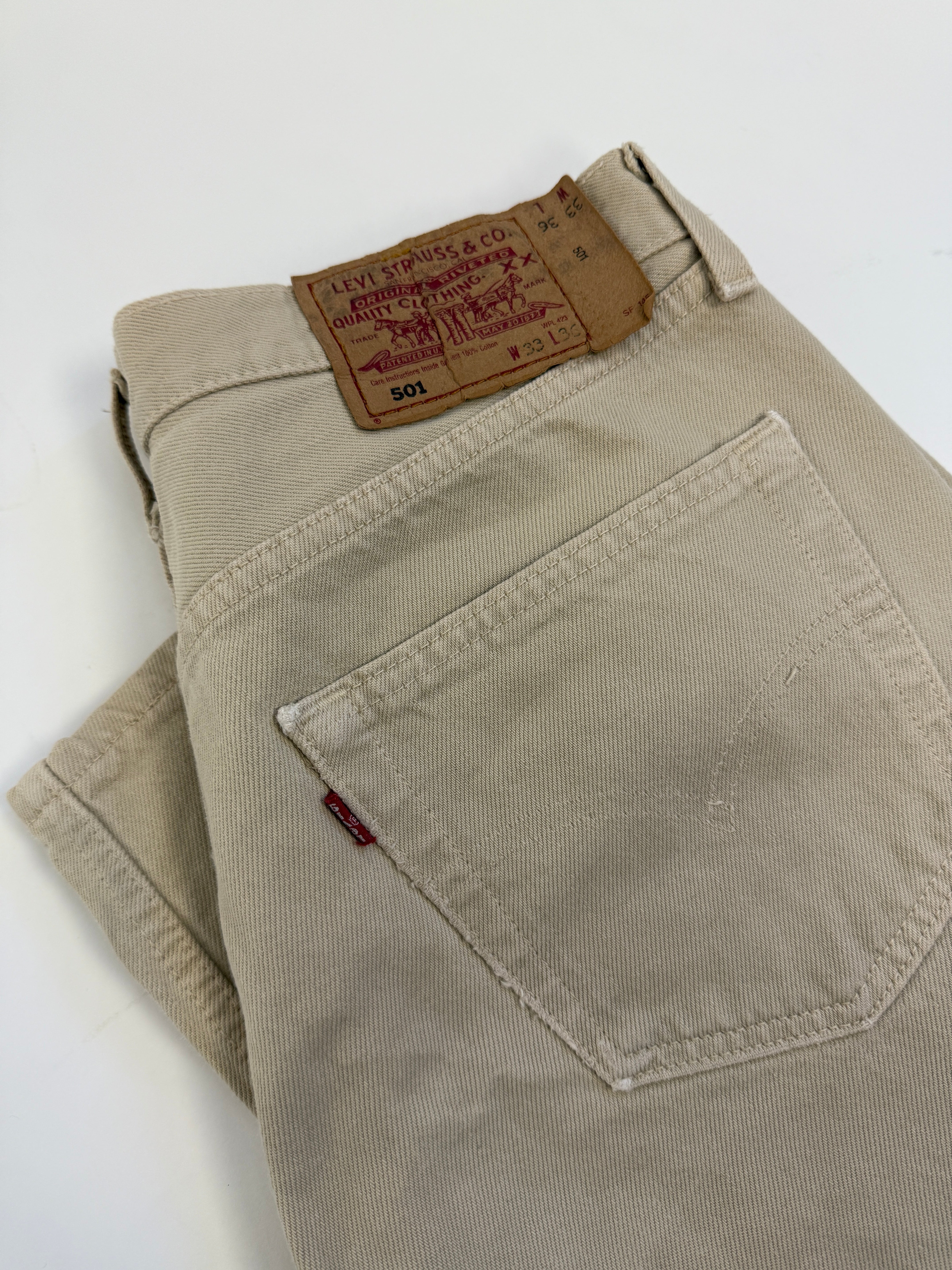 Jeans Levi's 501 W33 L36 beige vintage - Fangovintage