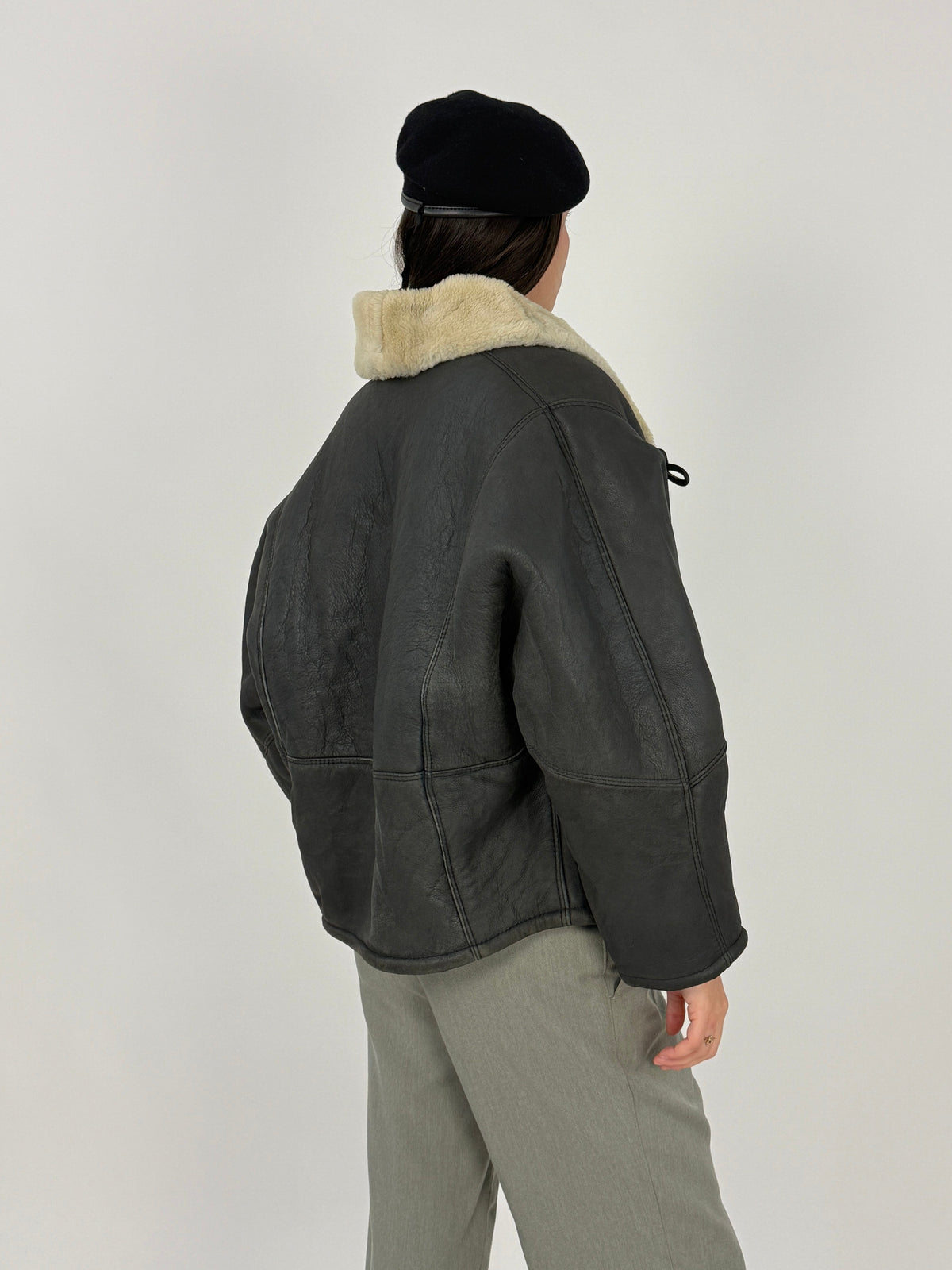 Etichette Arsenio e Original Shearling all’interno del capo