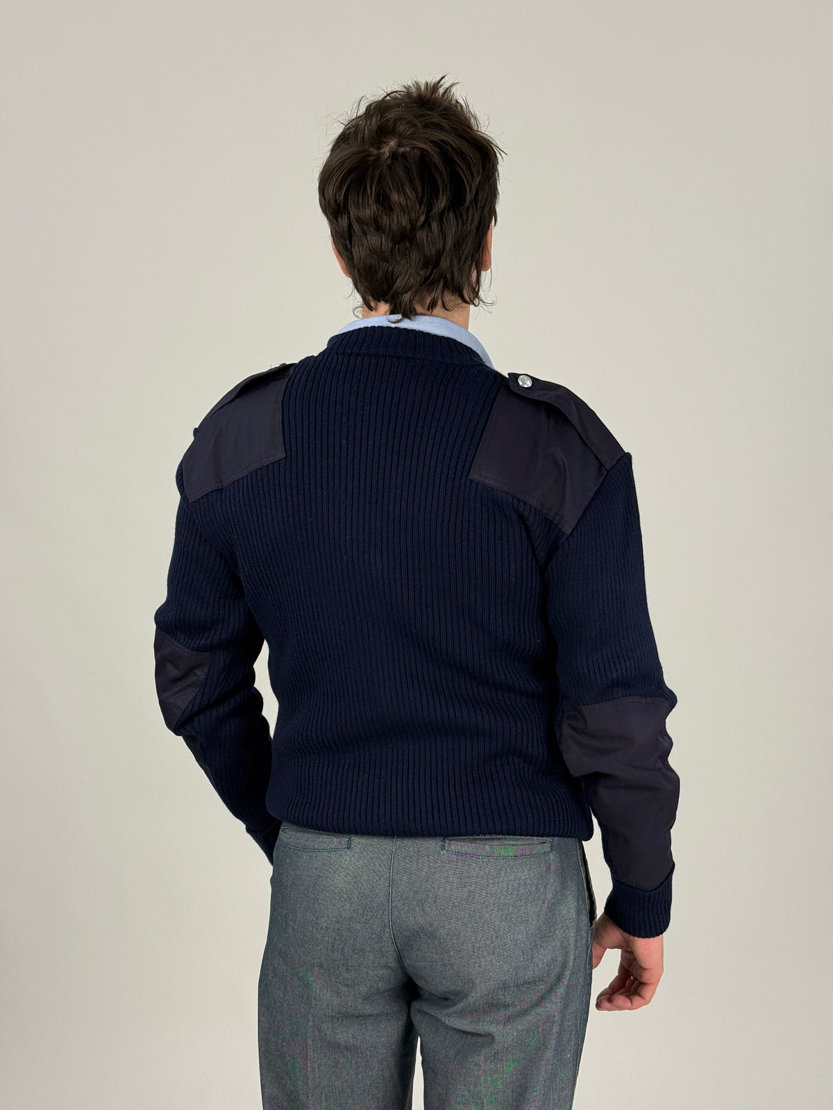 Maglione Carabinieri vintage, vista posteriore indossato