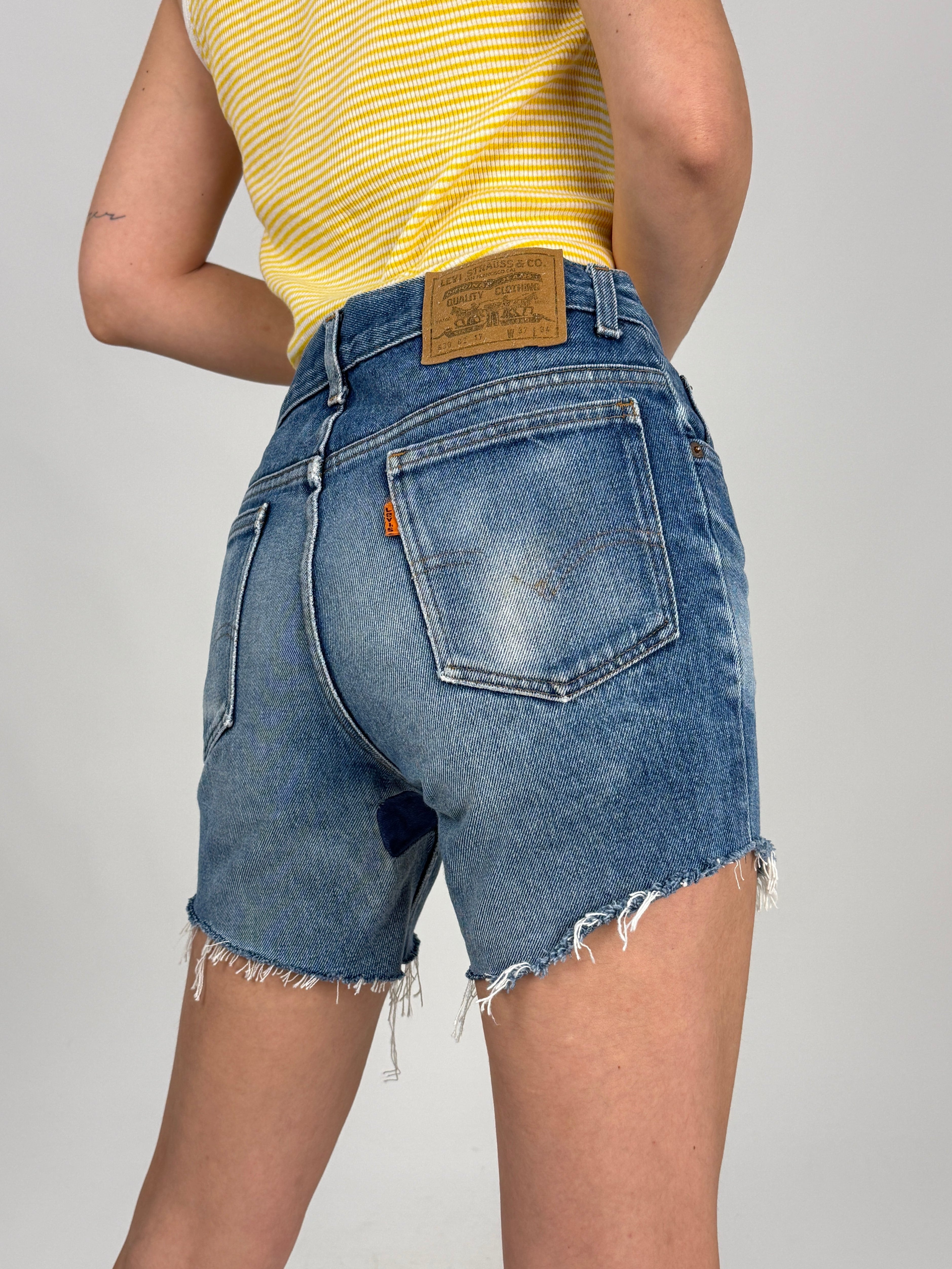 shotrs levi's orange tab