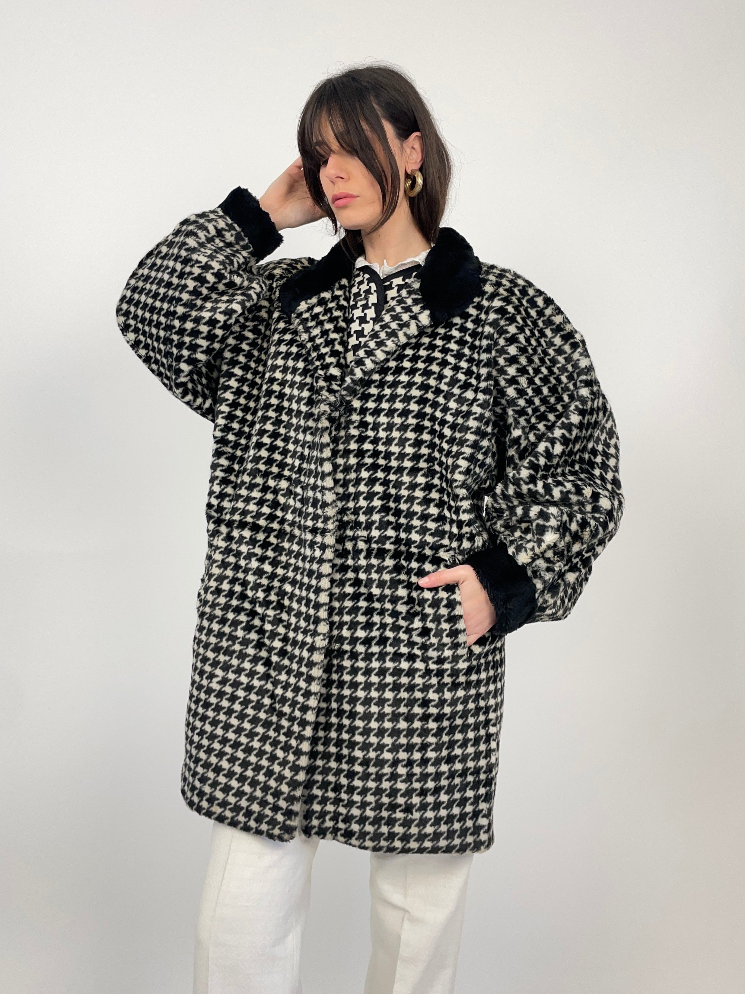 Cappotto anni ’60 in ecopelliccia pied de poule – Tybex Belgium