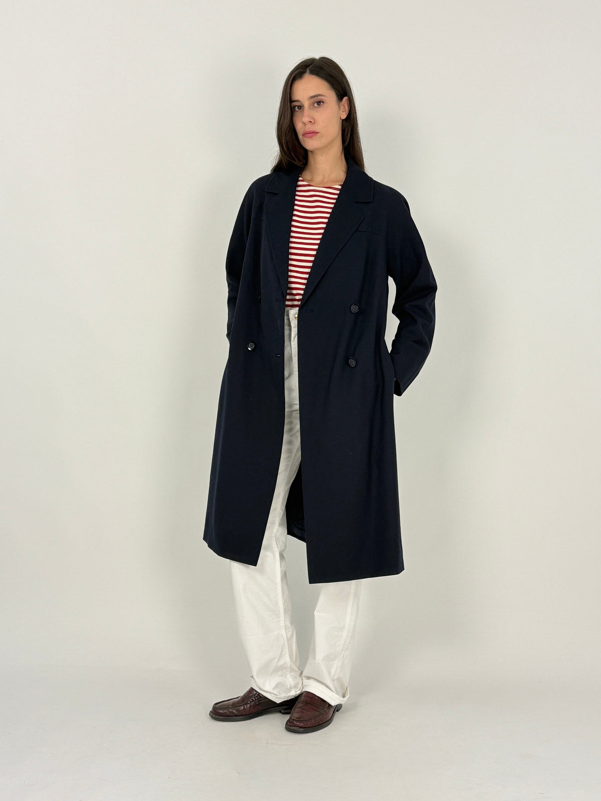 Cappotto sartoriale vintage doppiopetto lana blu navy - fronte indossato chiuso, vista frontale intera, taglia L