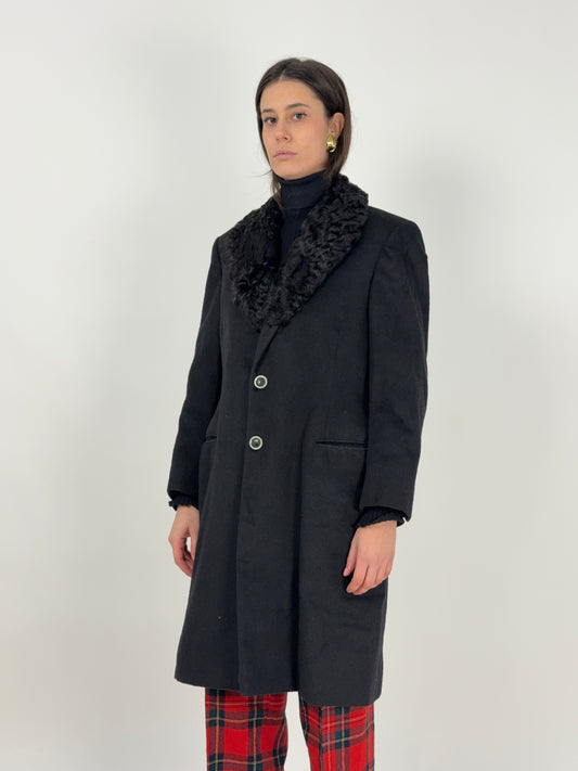 Cappotto sartoriale con collo in pelliccia