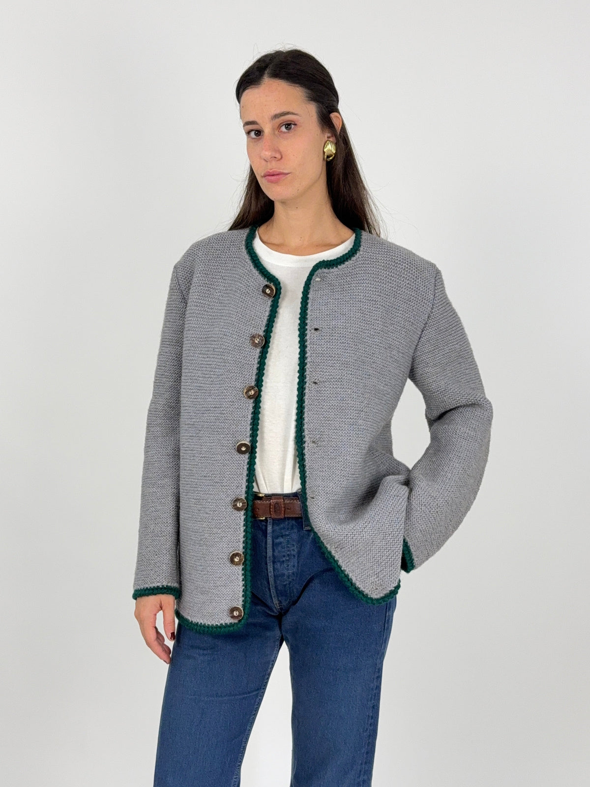 Giacca Tracht artigianale lana grigia bordi uncinetto verde vintage anni 70 - retro indossato