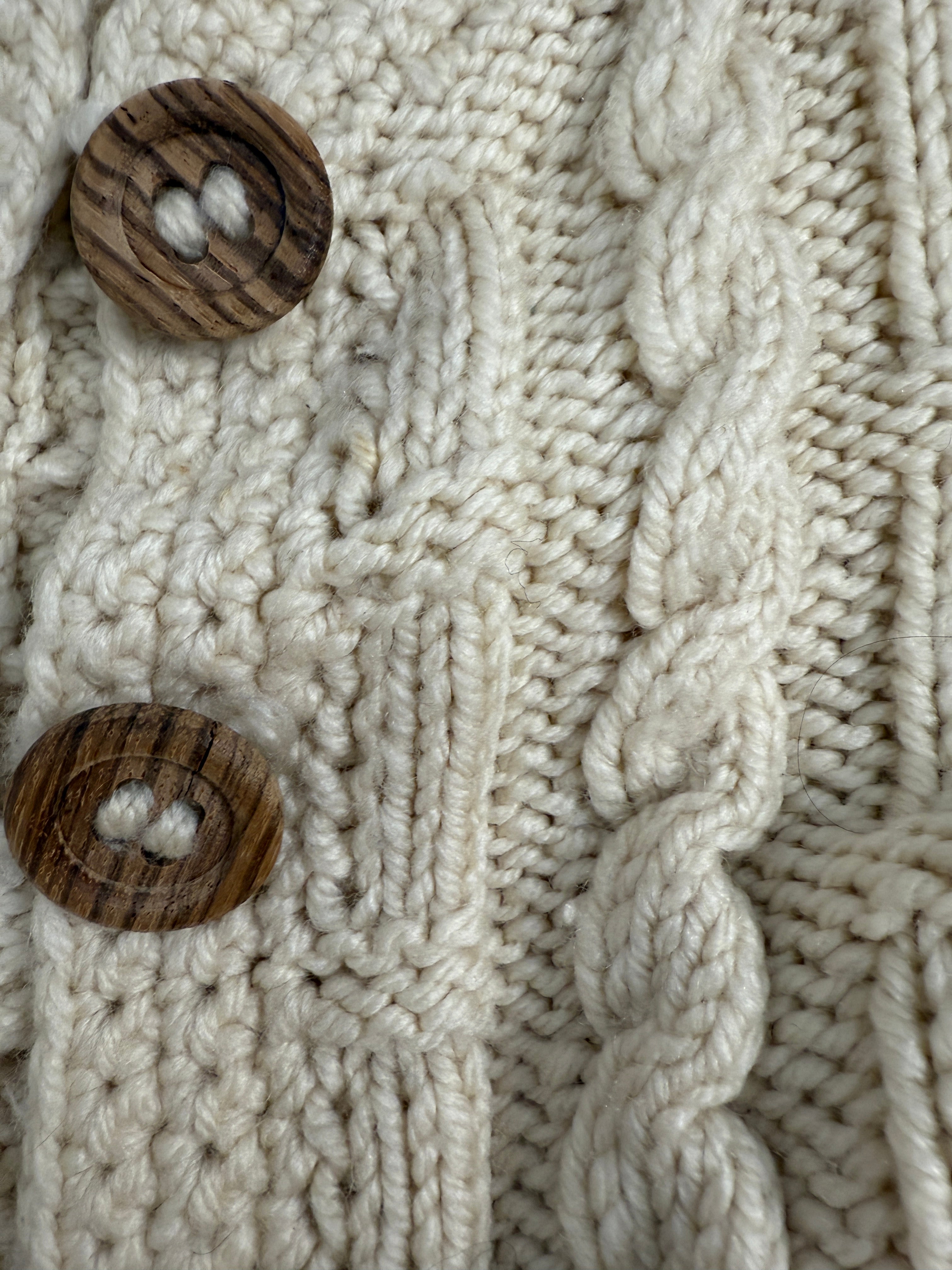 Cardigan a trecce anni ’70 con bottoni in legno