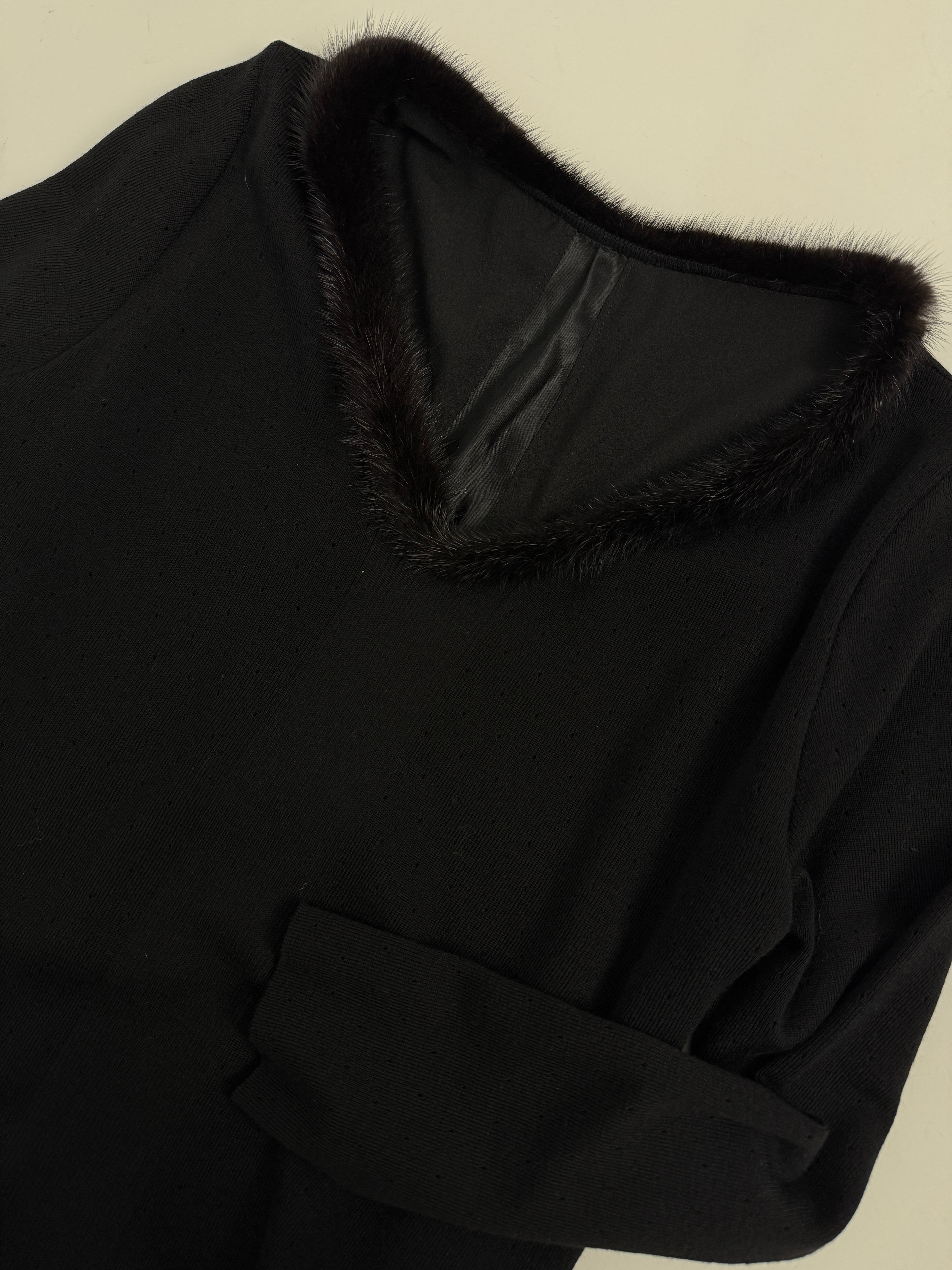 Abito lungo in lana con collo in pelliccia