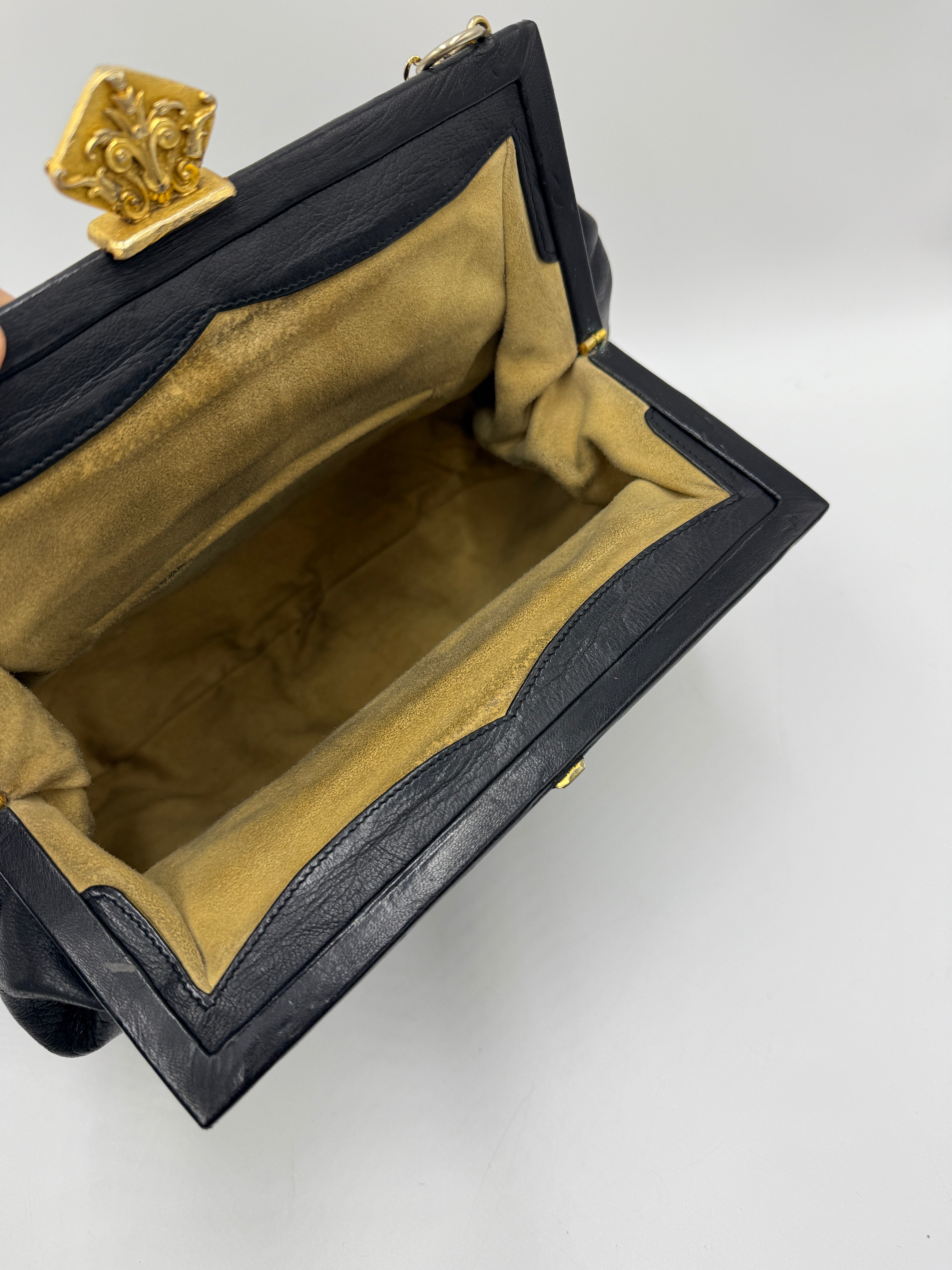 Borsa anni ’70 in pelle con chiusura gioiello