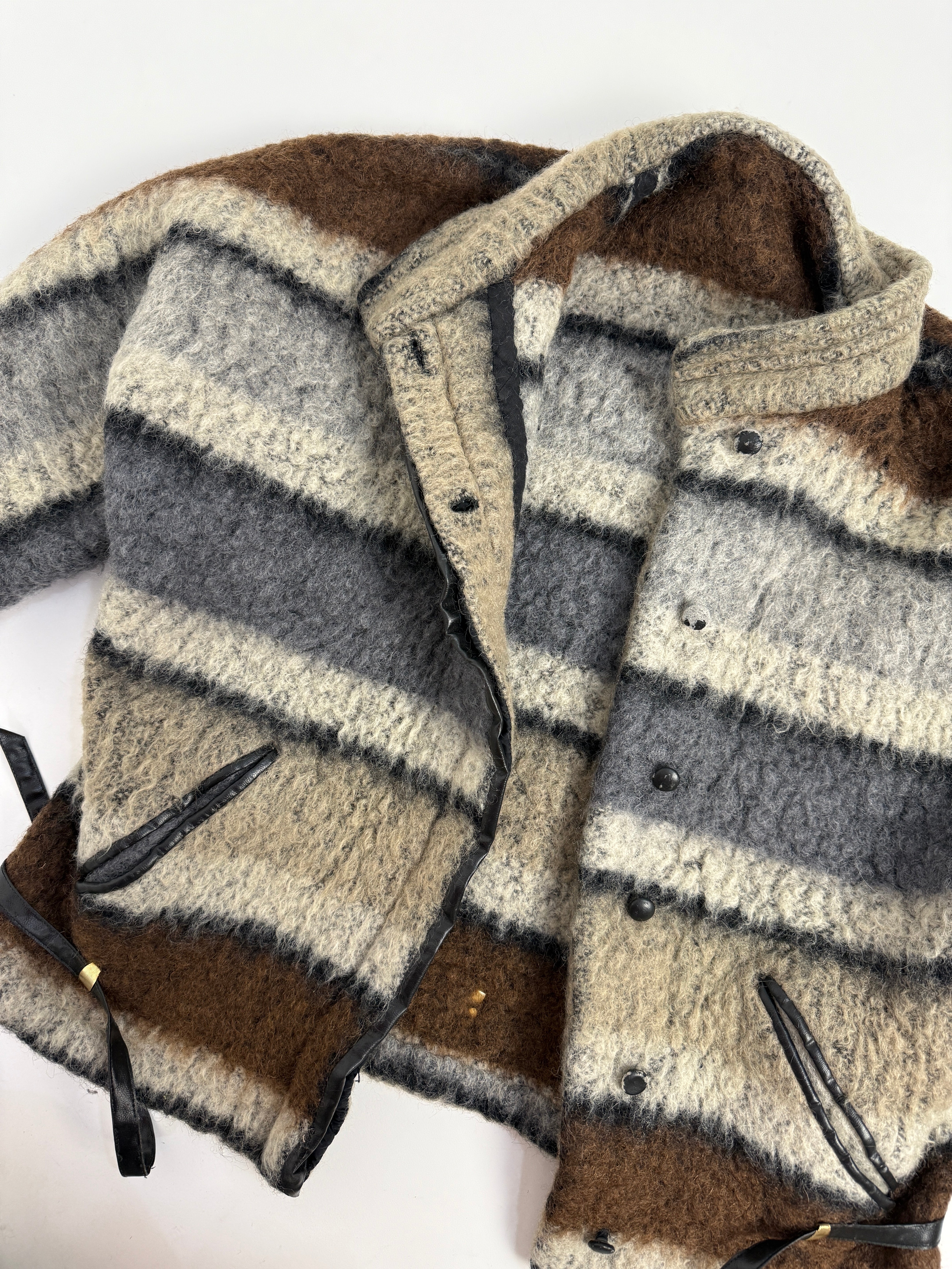 Giacca anni ’70 in lana con cintura in pelle