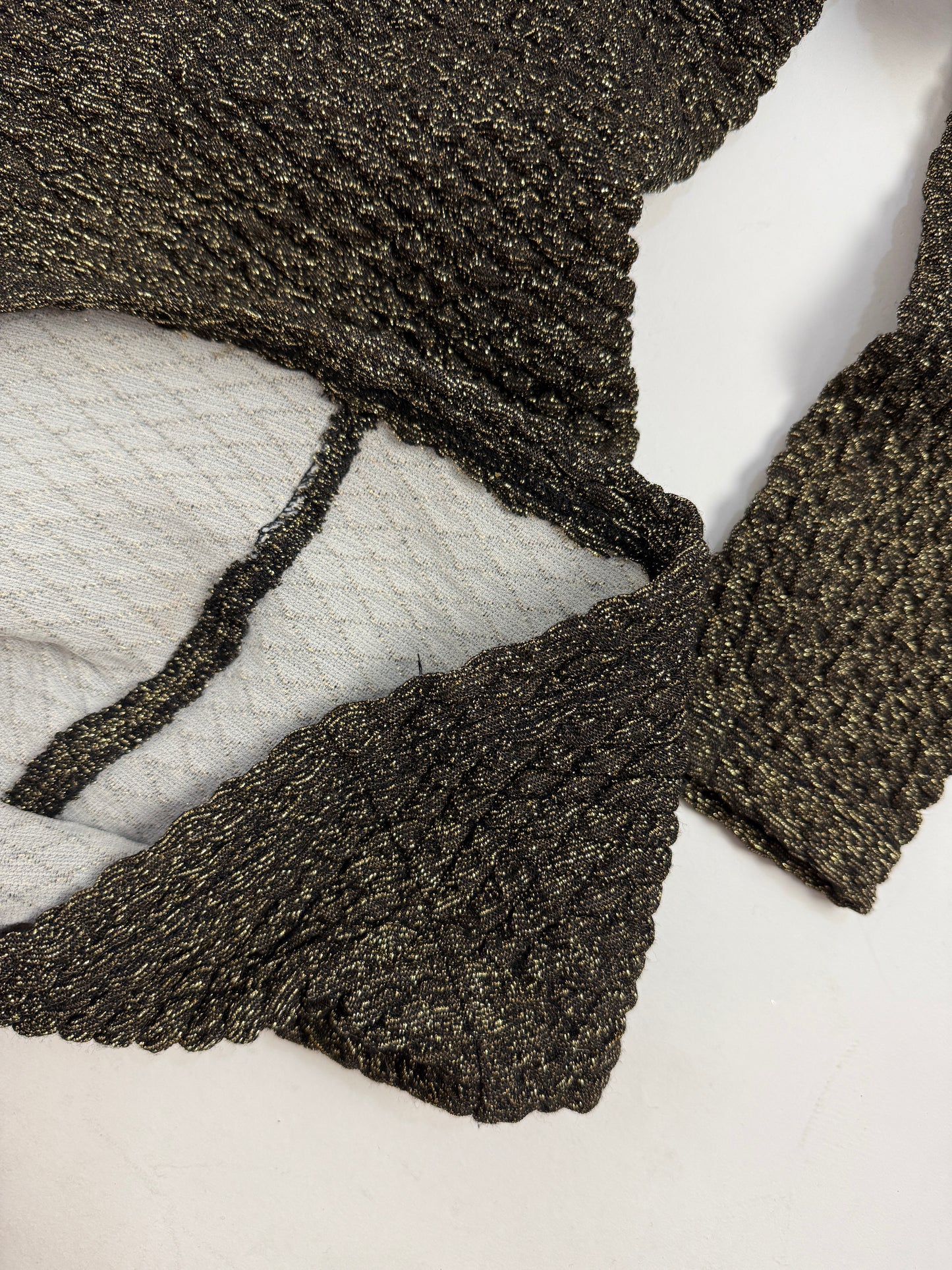 Abito anni ’90 lurex dorato con colletto in velluto