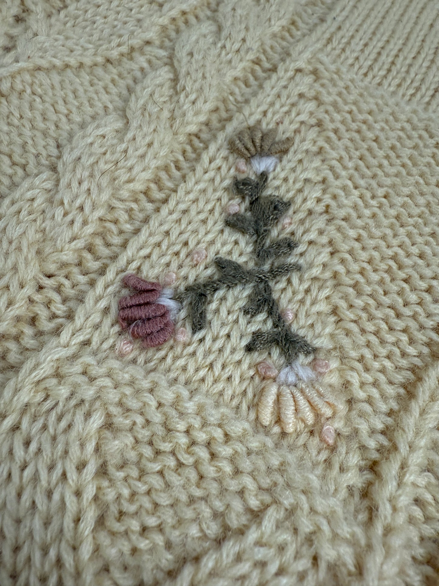 Maglione anni ’70/’80 in Lana con ricami floreali