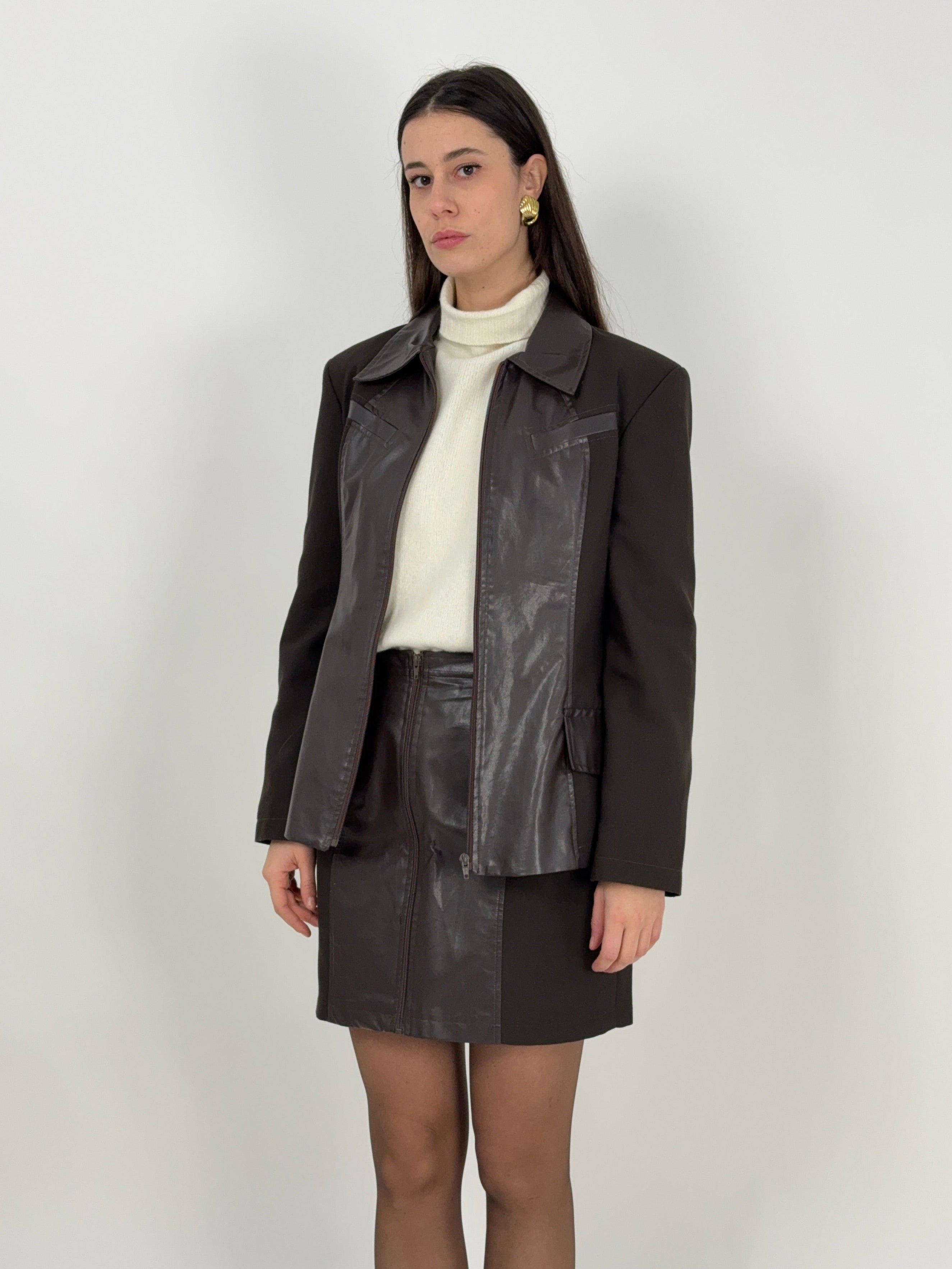 completo-giacca-e-minigonna-anni-90-marrone