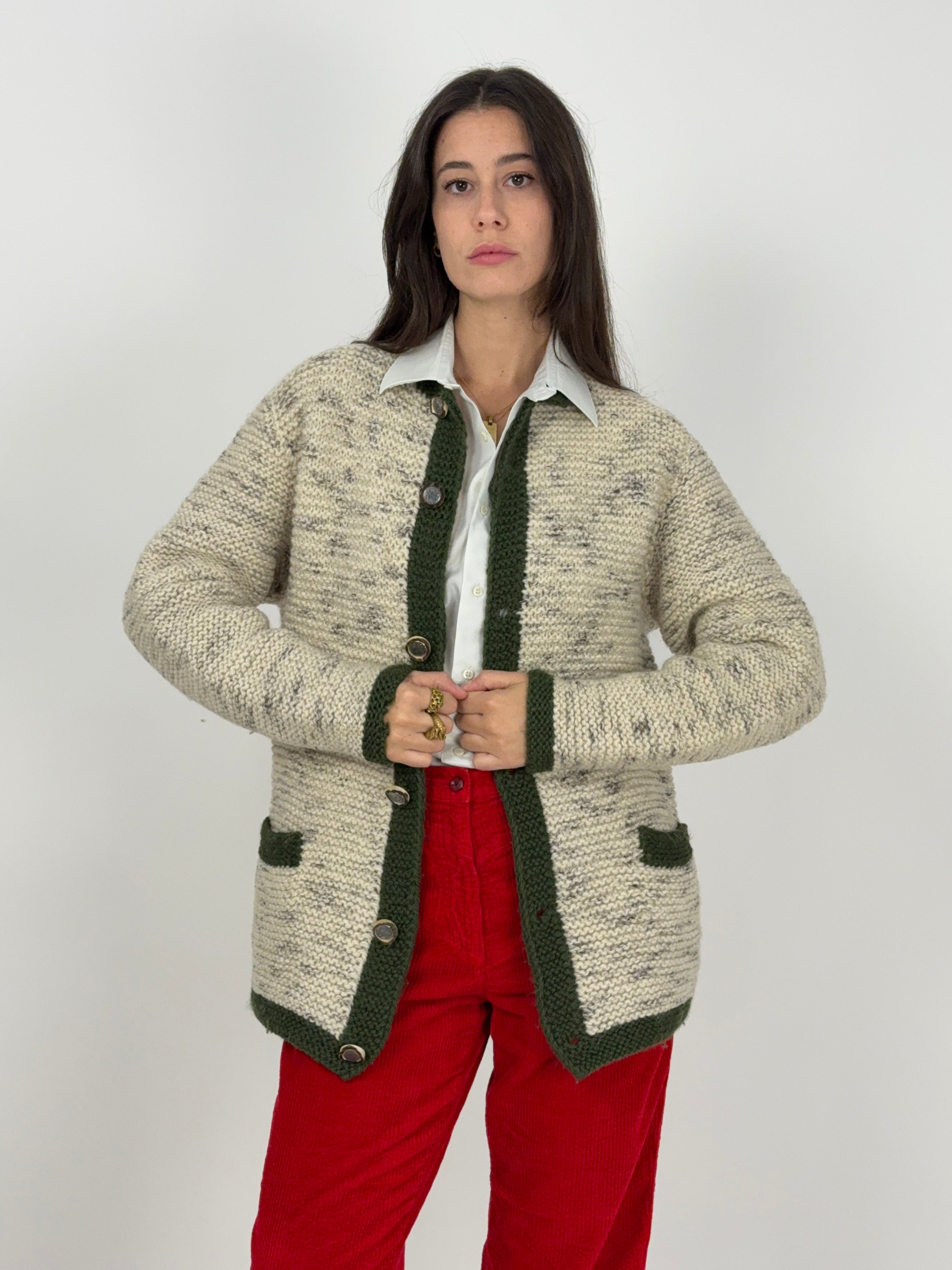 cardigan-fatto-a-mano-in-lana