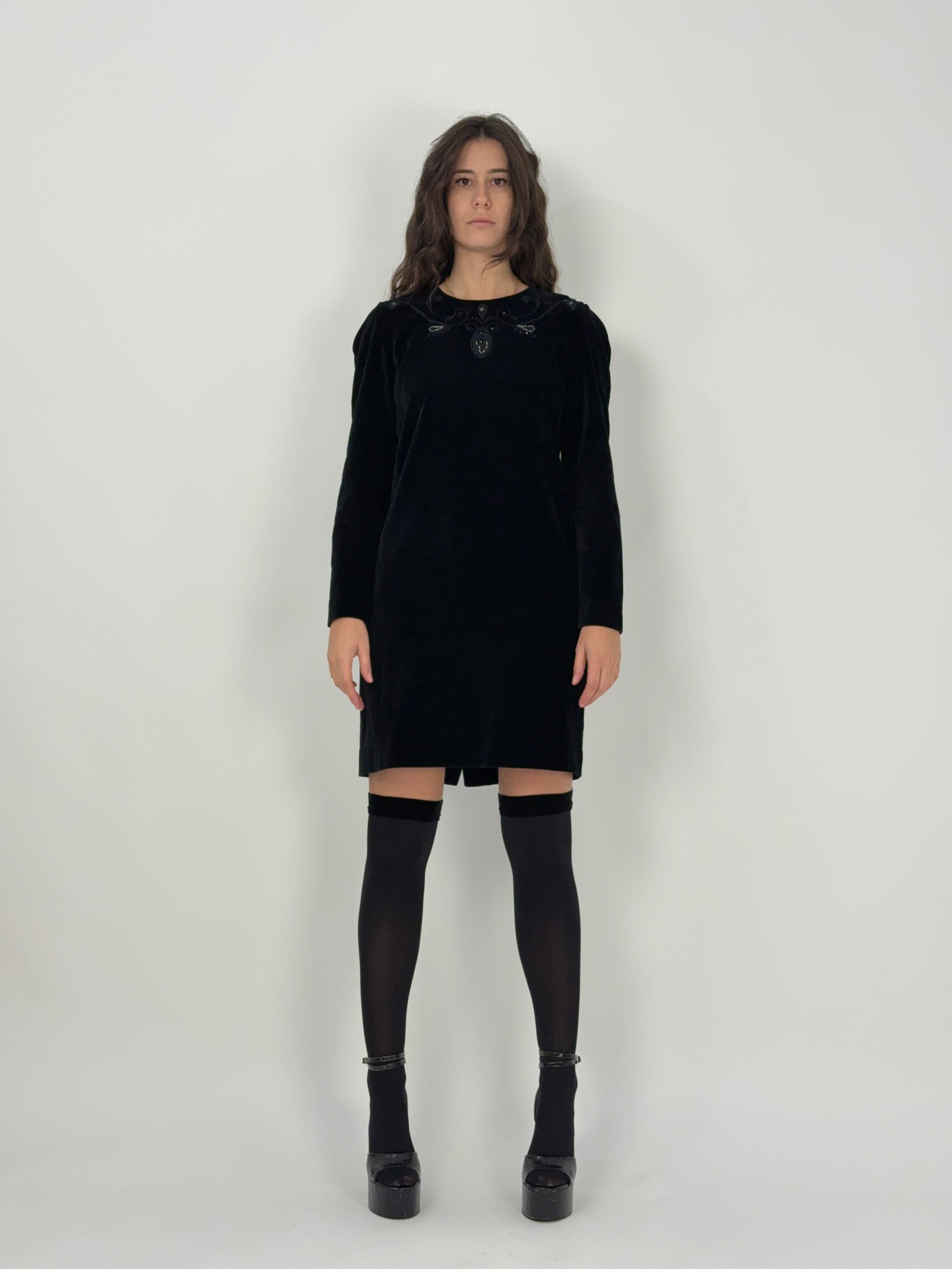 Abito corto in velluto e perline anni '70