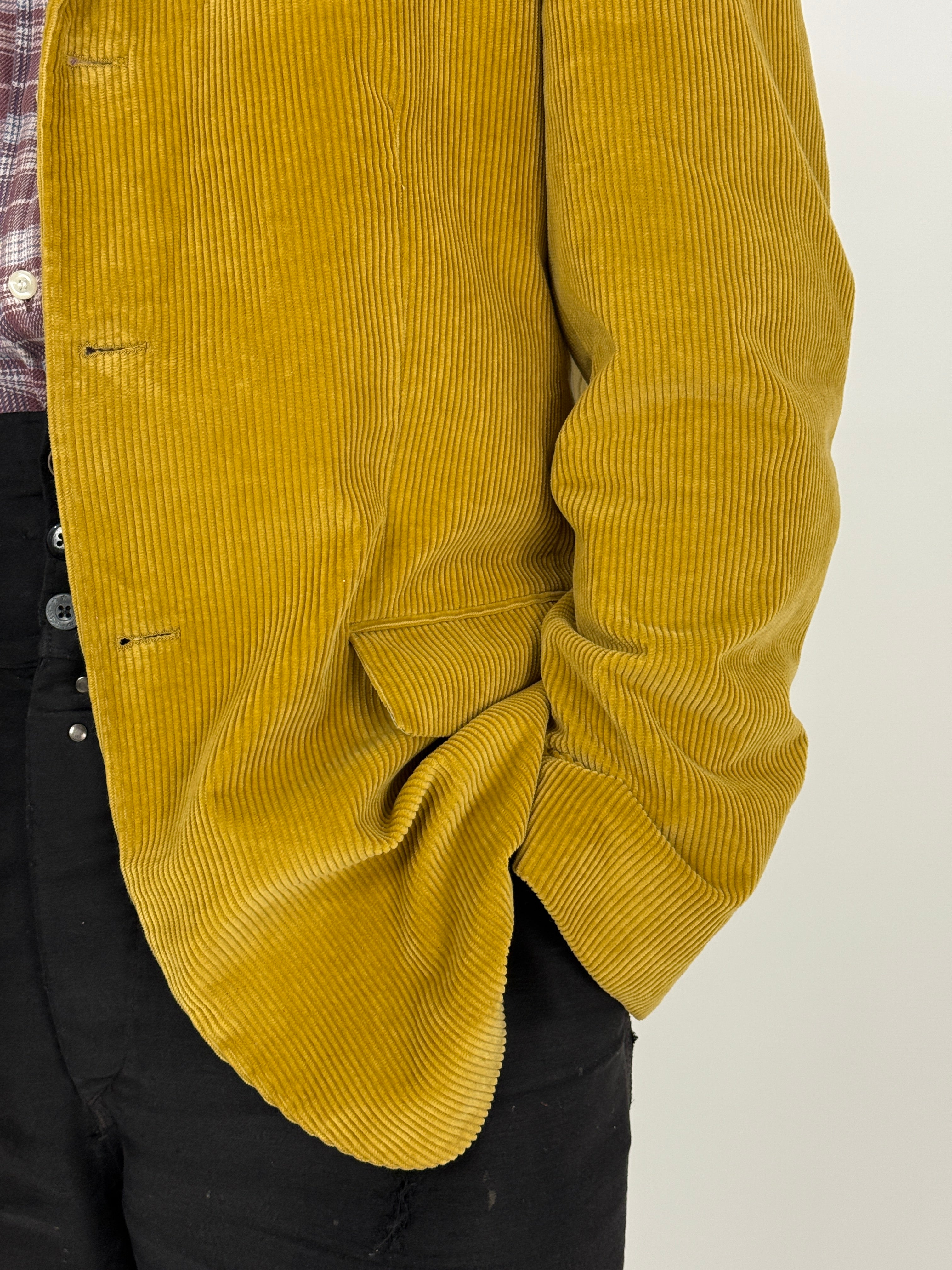 giacca-in-velluto-a-coste-ocra