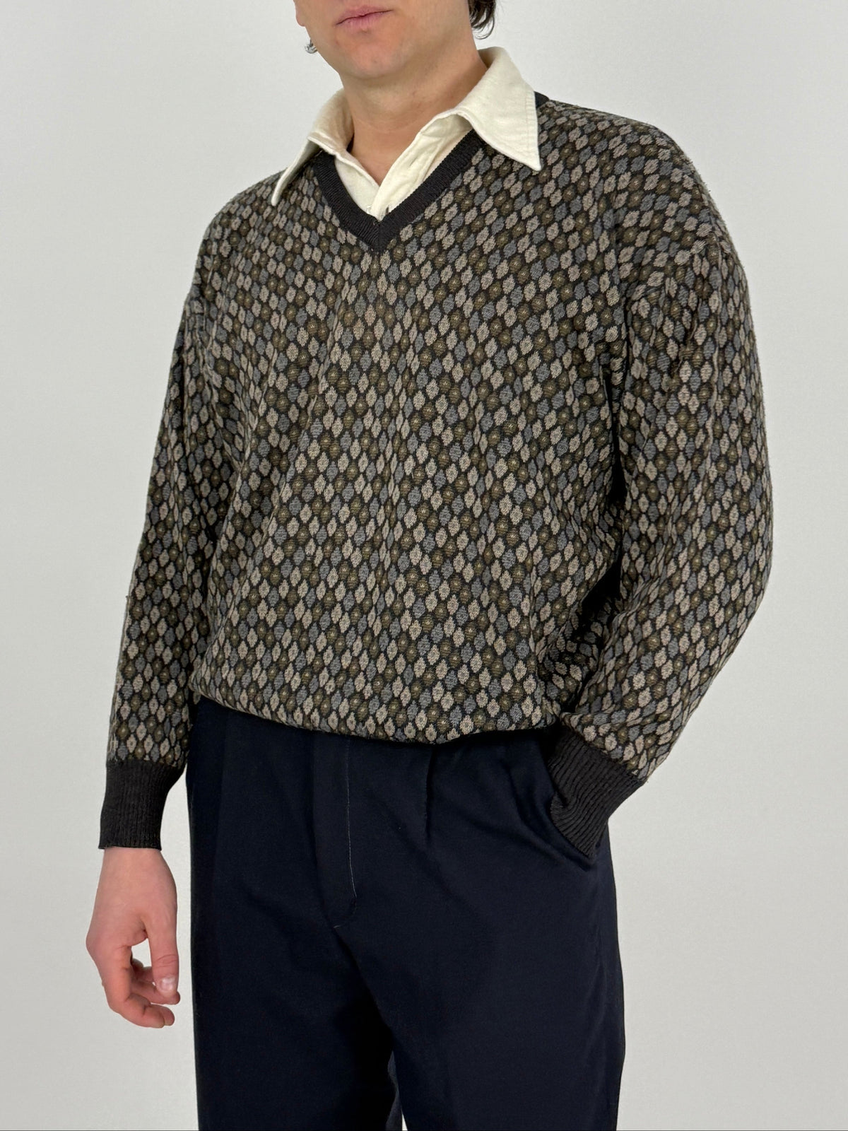Maglione vintage in pura lana scollo a v