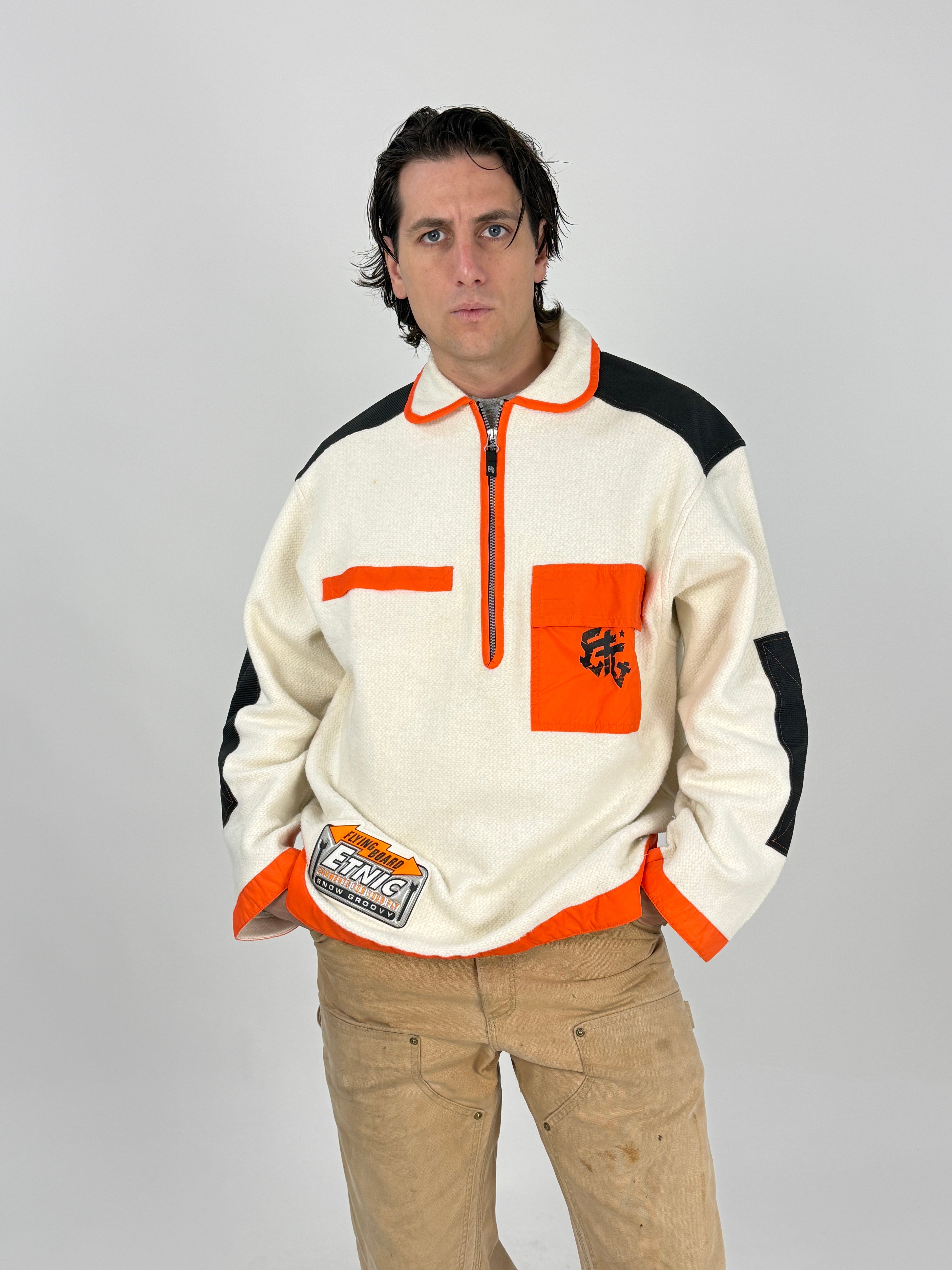 Pile Vintage Etnic Snow Ride Anni 90 Heavy Fleece - vista frontale full body indossato con Carhartt B01 beige