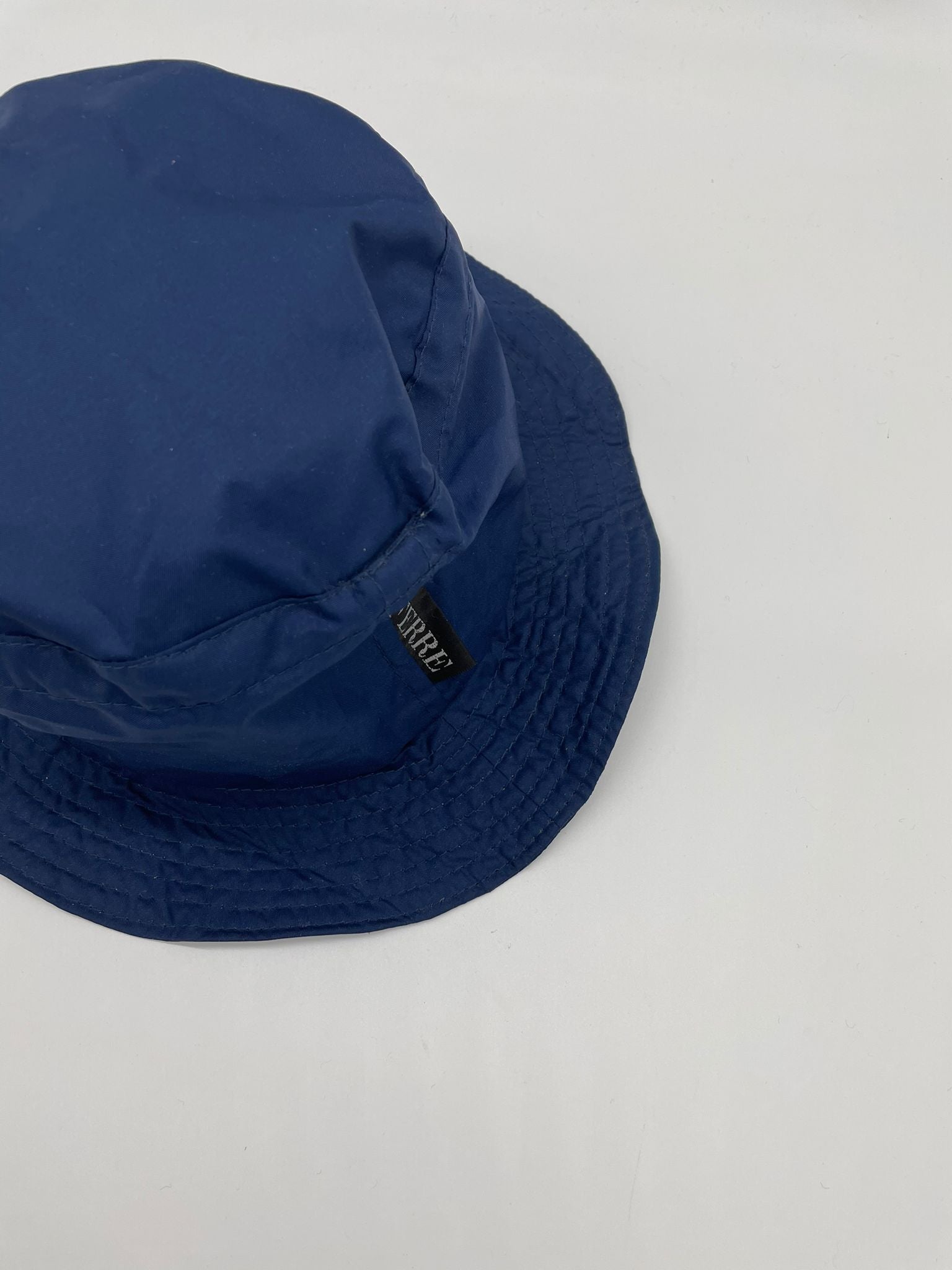 Bucket hat Ferrè in nylon - Fangovintage
