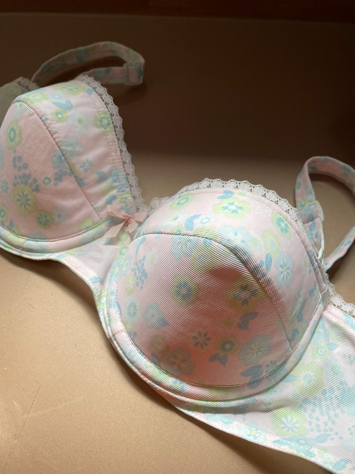 Tiffany 50s bra