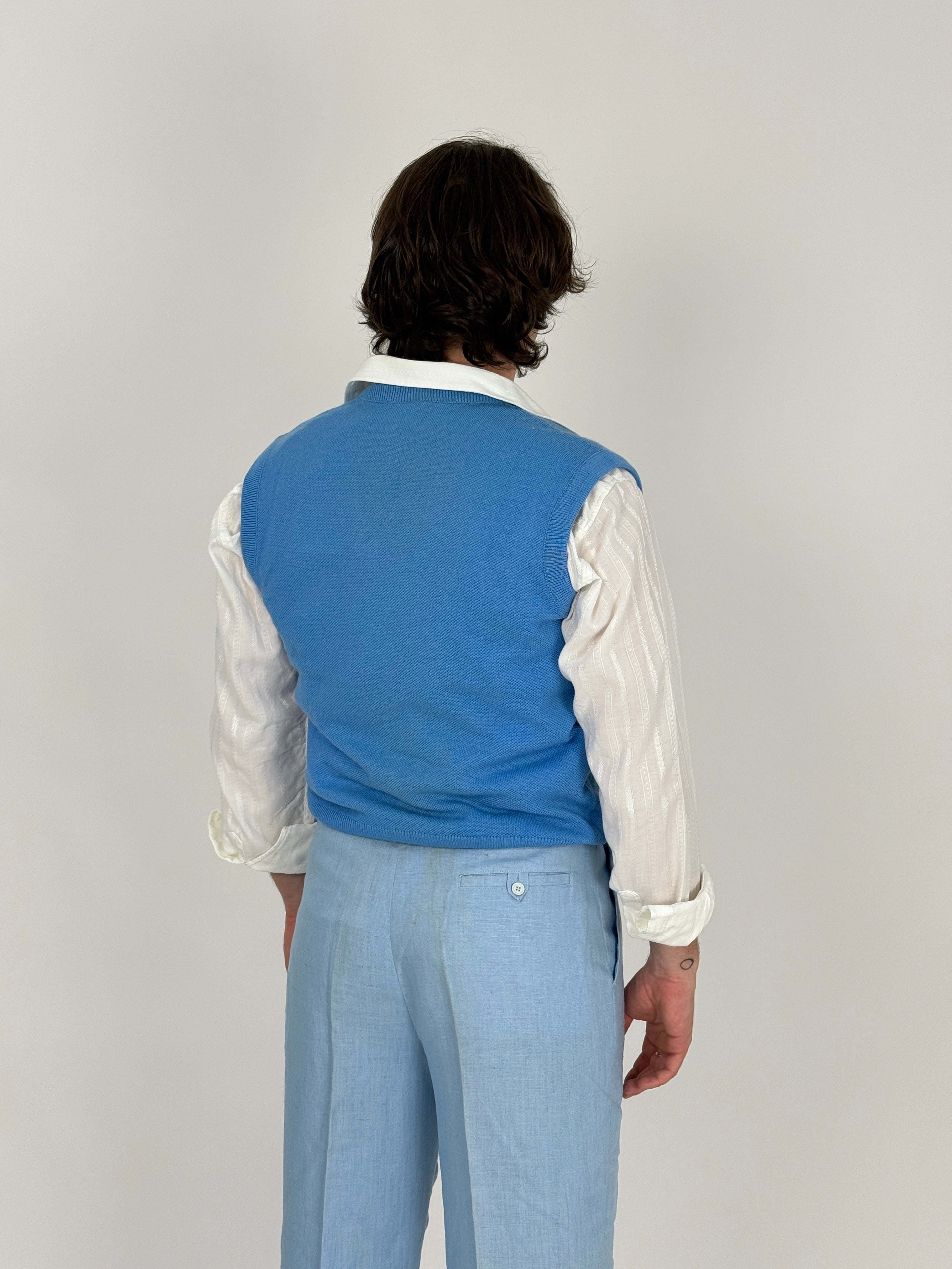 Gilet Lacoste Vintage Celeste - vista posteriore indossato