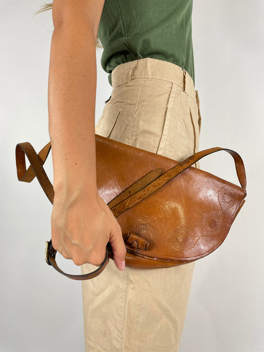 Genuine leather shoulder bag 70s