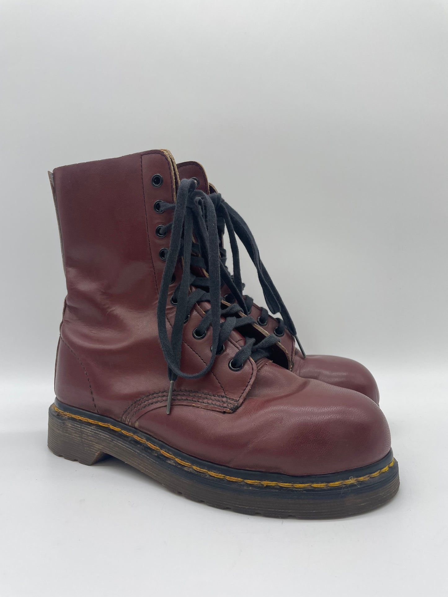 Dr Martens Made in England vintage Bordeaux Fangovintage