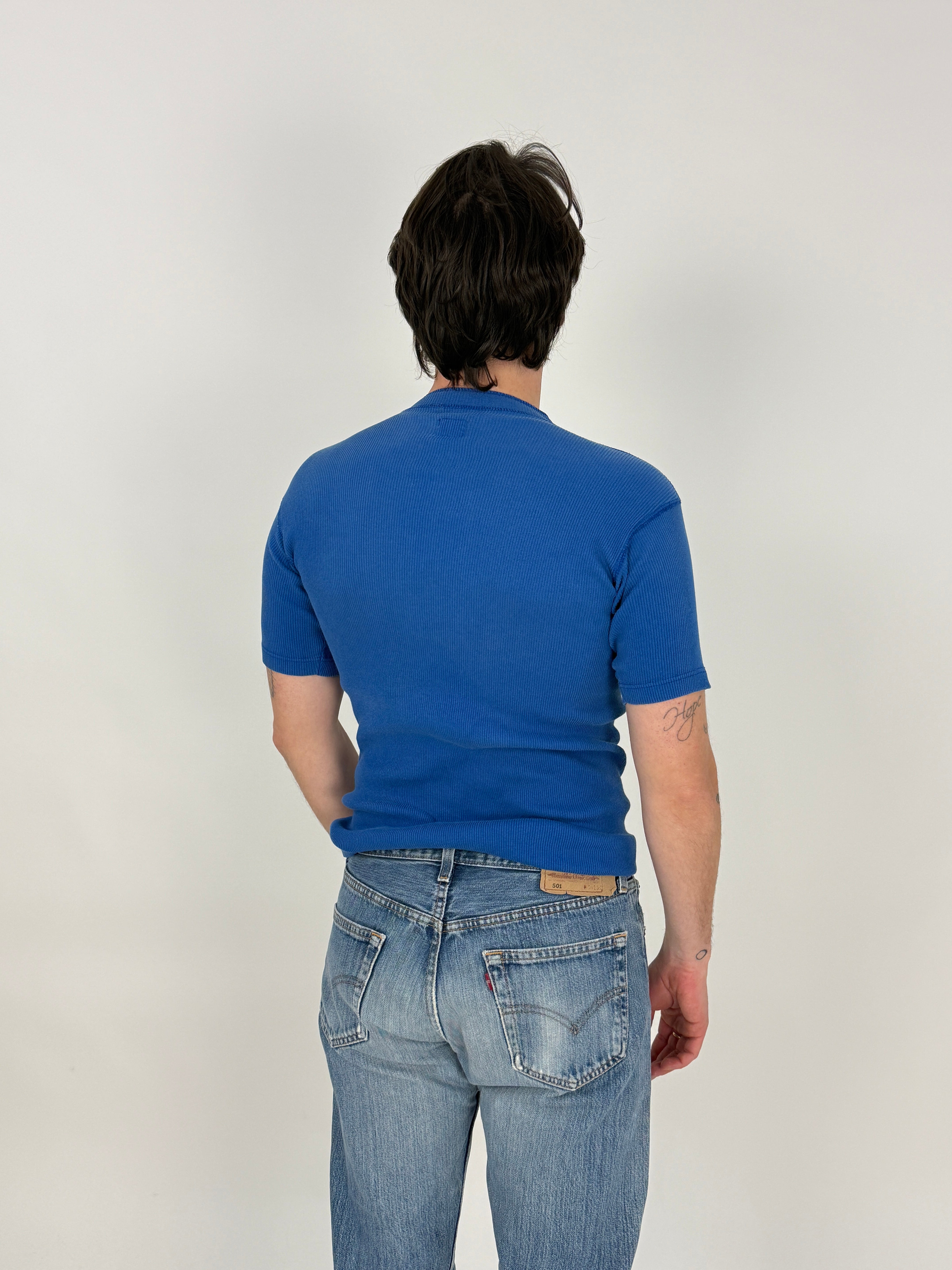 T-shirt Levi's Serafino vintage a 3 bottoni in cotone a costine