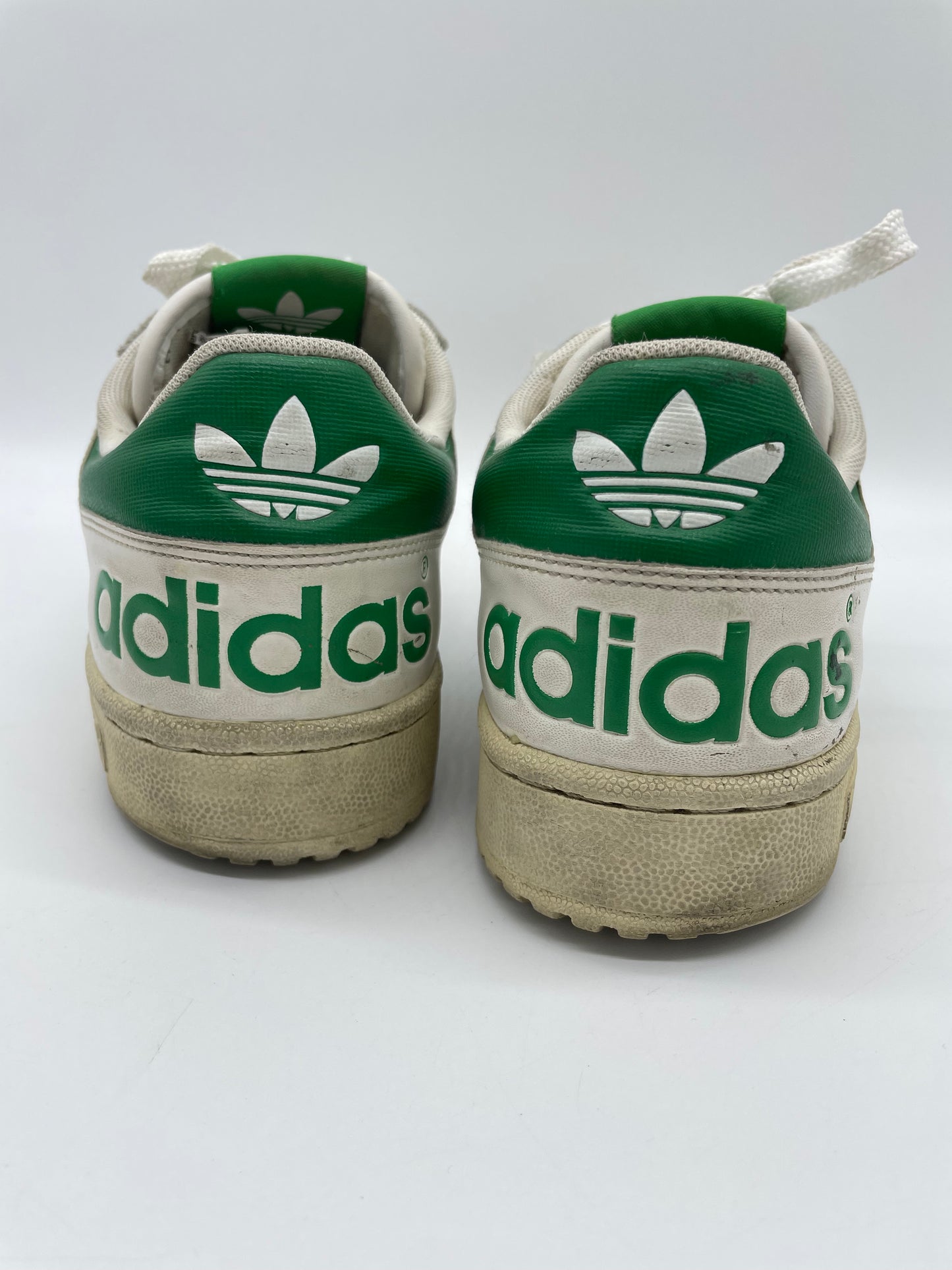 Adidas-Turnschuhe aus den 1990ern