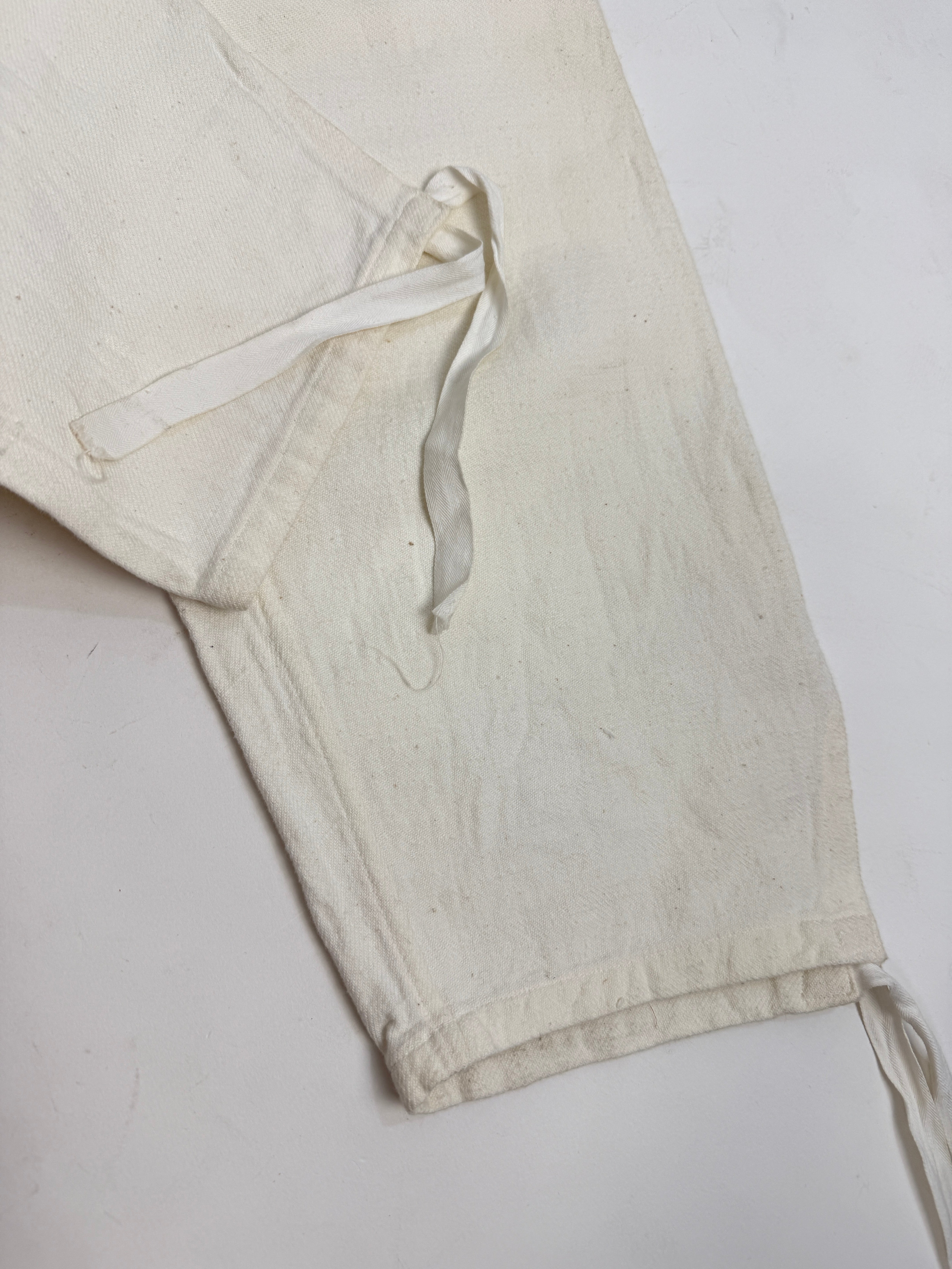 Pantaloni vintage lino grezzo - dettaglio lacci caviglia piatti