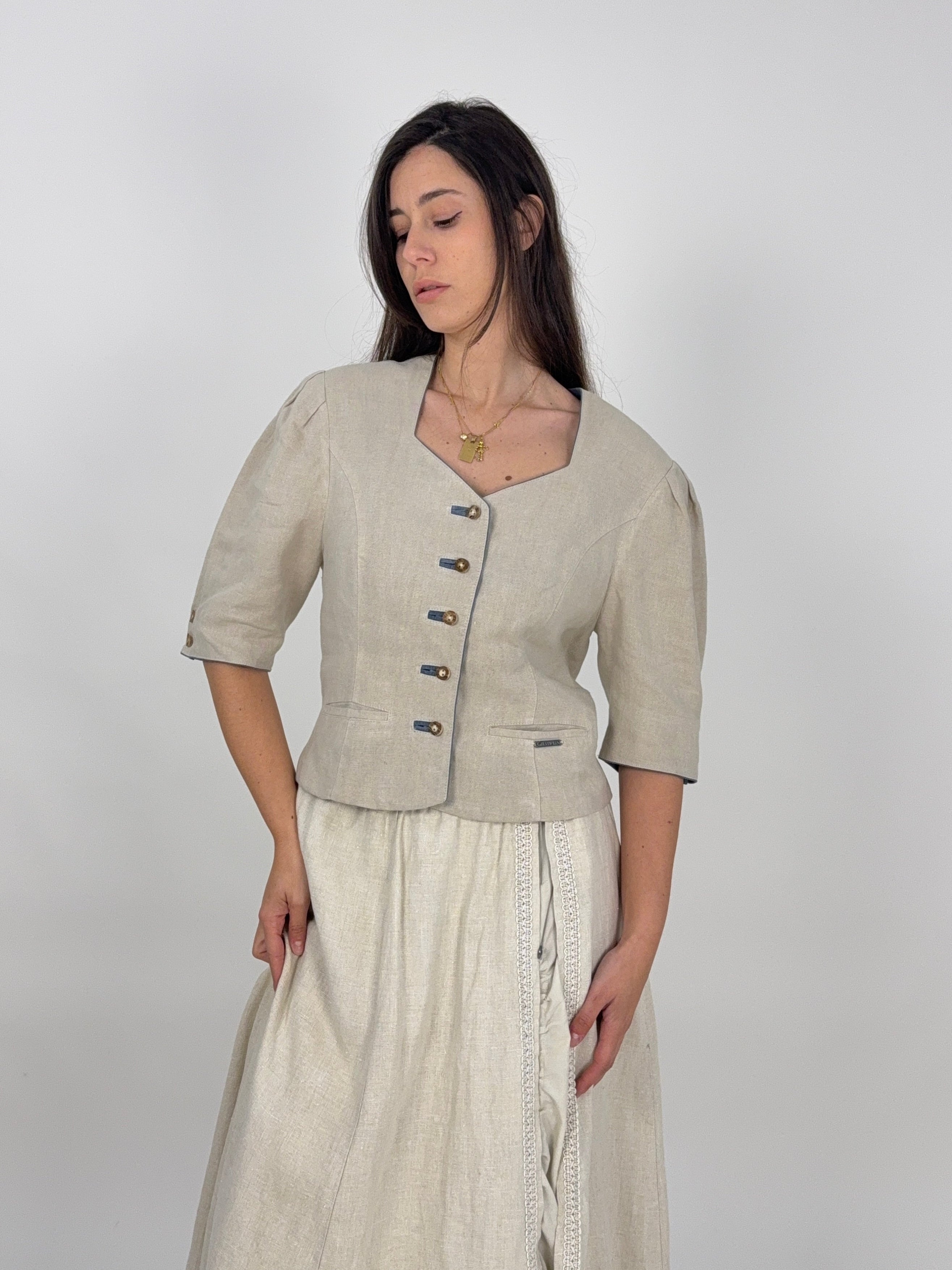 giacca Giesswein austriaca in lino beige da donna manica corta e punto vita