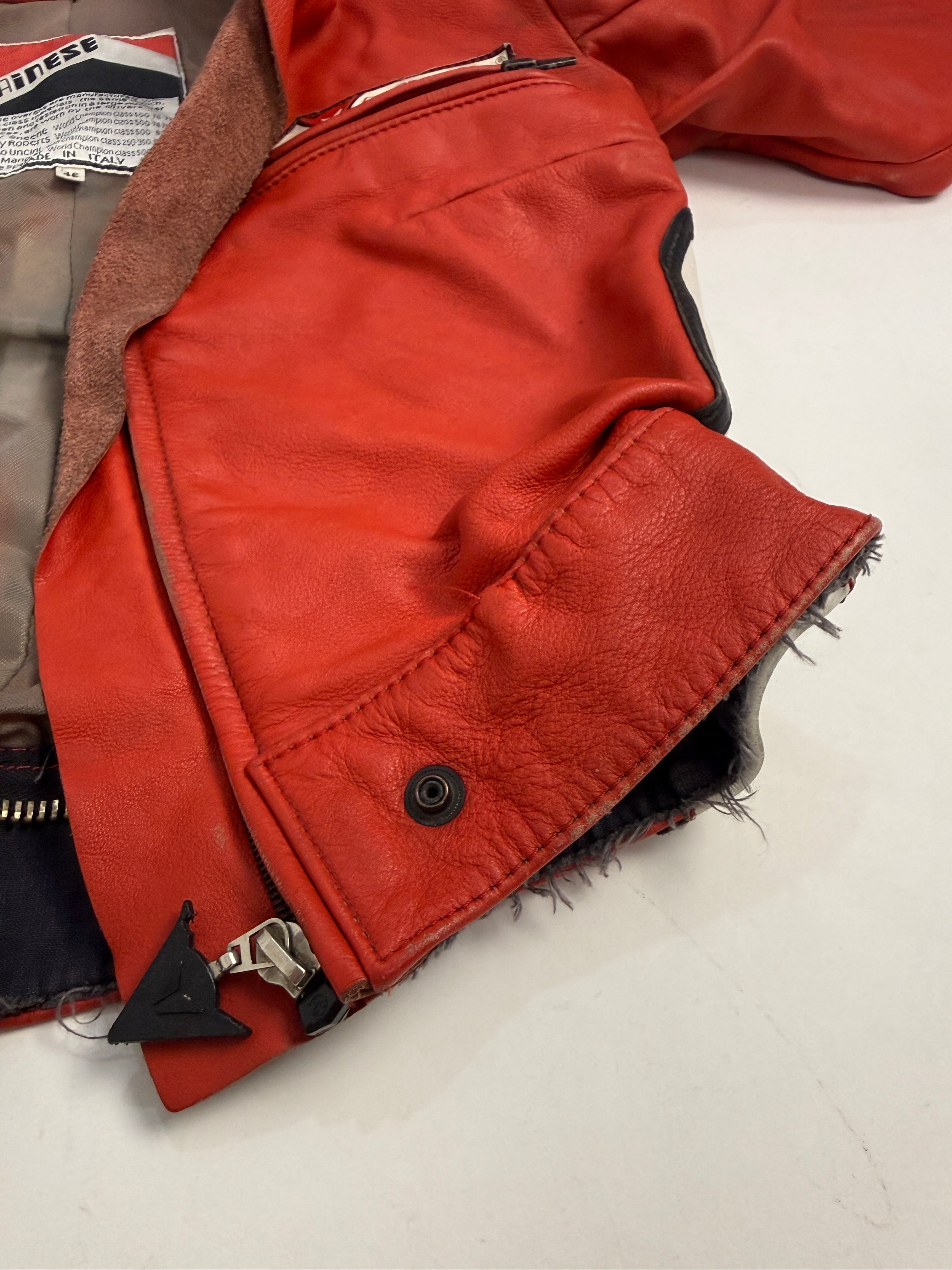Giacca Dainese vintage in pelle rossa anni '80
