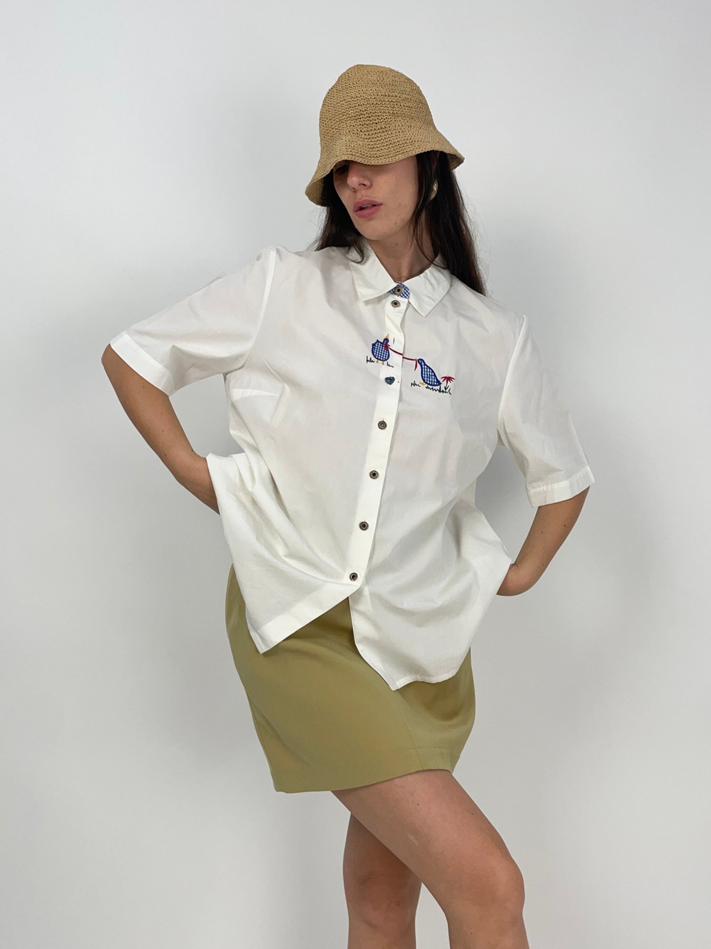 camicia-vintage-manica-corta-da-donna-in-cotone-bianco