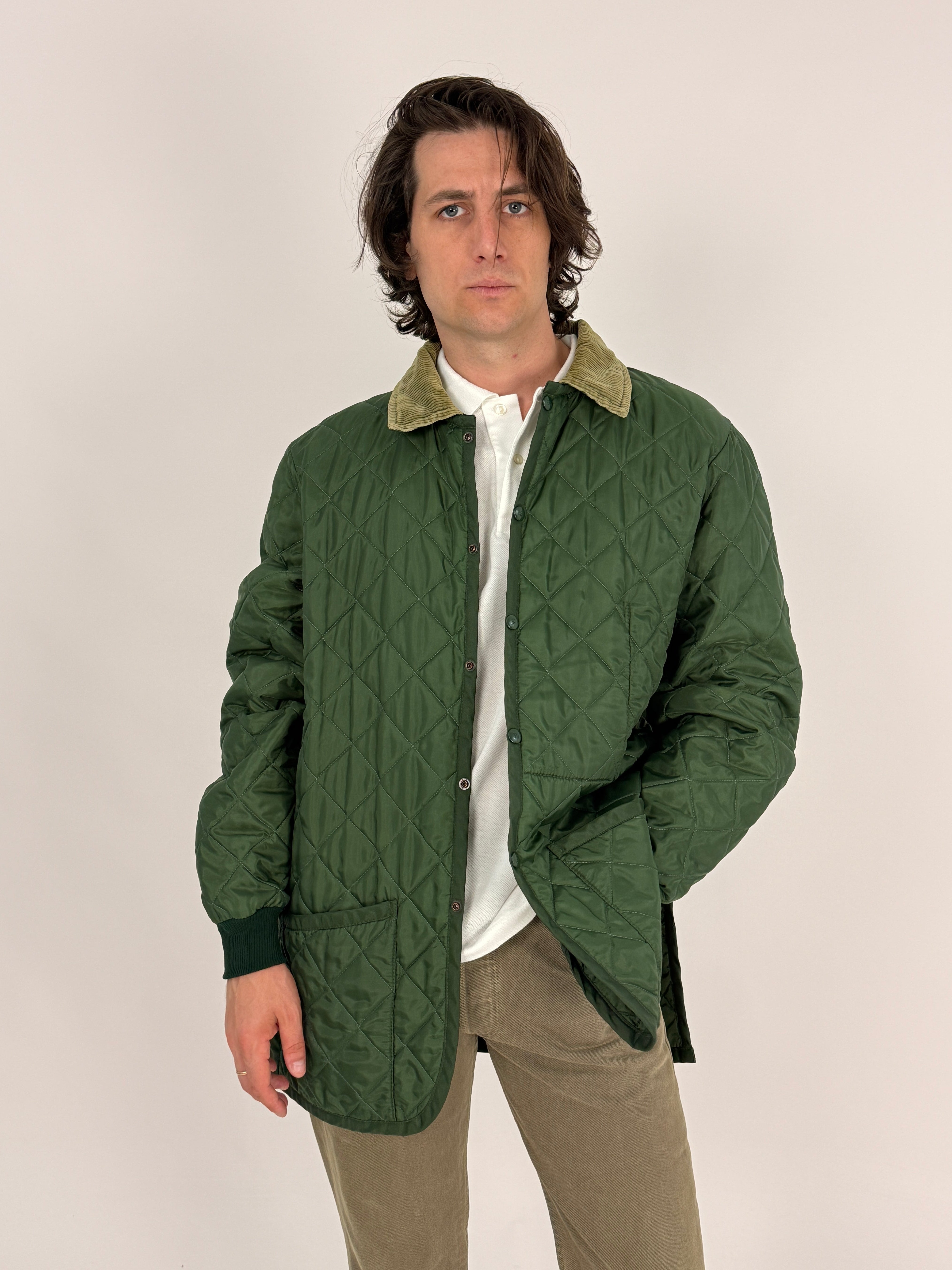 Giacca trapuntata Lavenham Country verde militare - vista frontale indossata